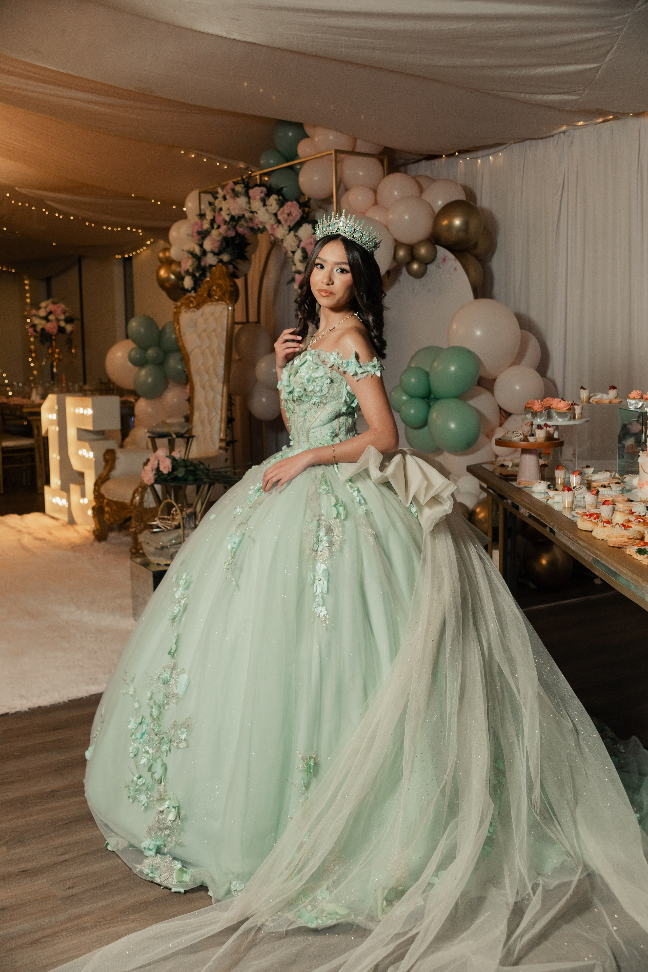 XV LAURA. FOCALMAGIC