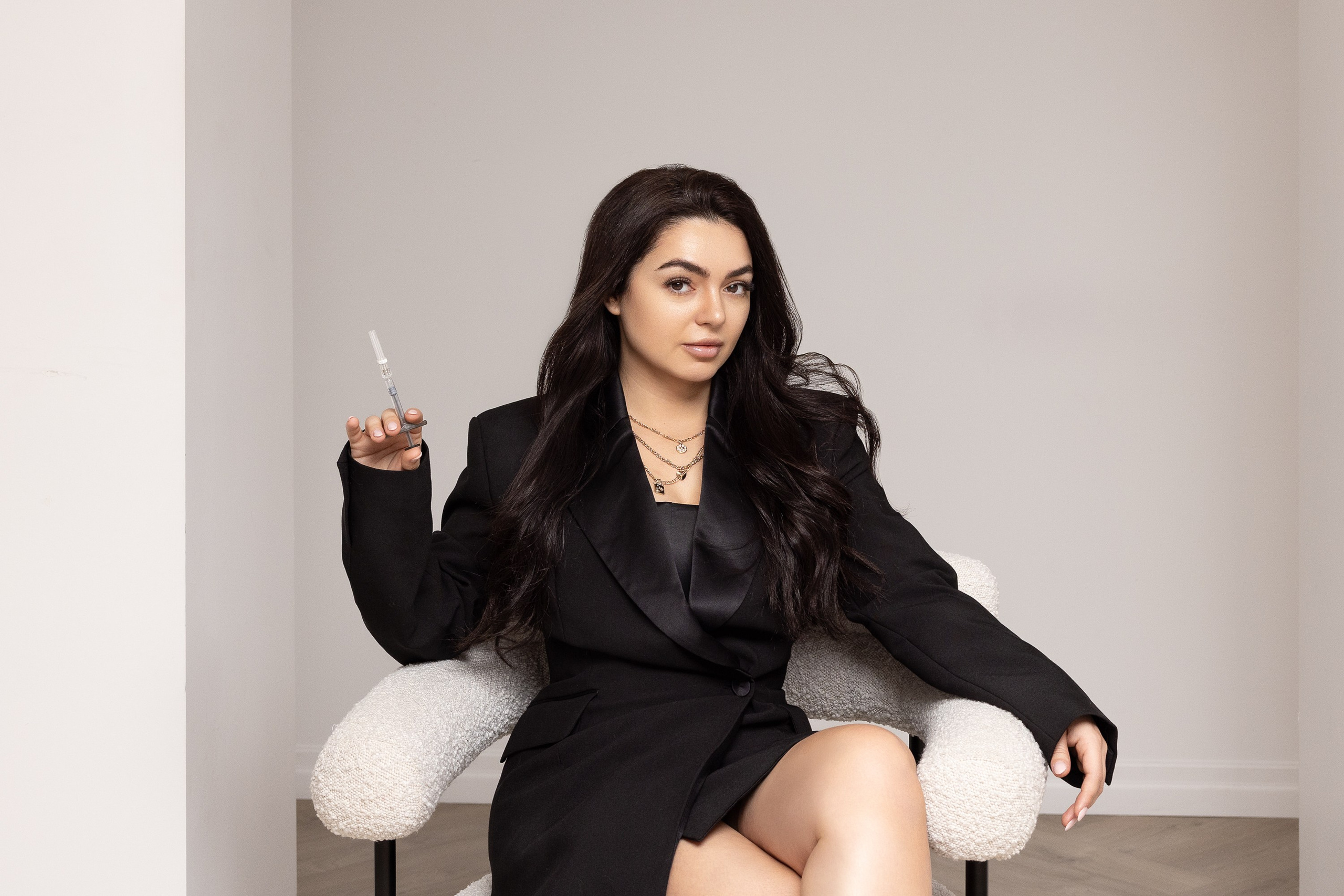 BRANDING. Je suis photographe portraitiste et je réalise des portraits à toutes les étapes de votre vie! Bienvenue dans mon studio à Westmount, Qc