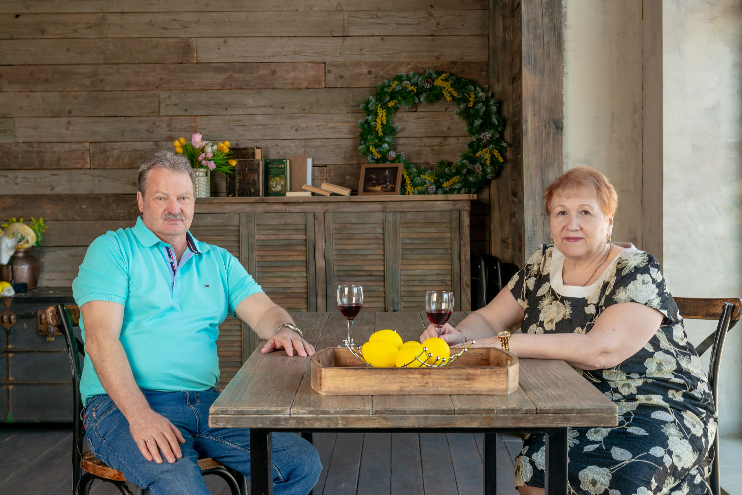 Photosession of a married couple in the studio. PHOTOGRAPHER QUINTANA ROO