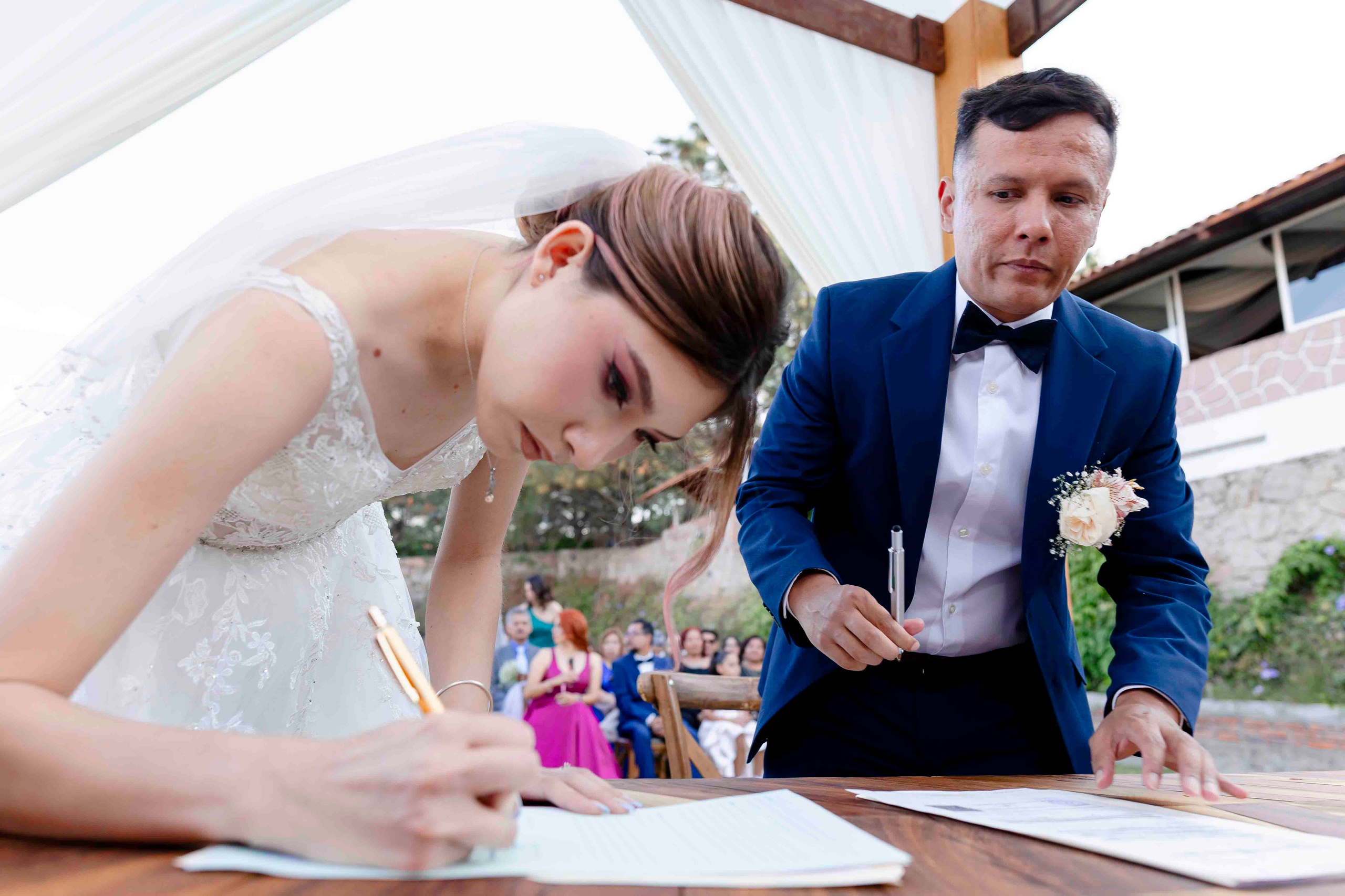 Civil. Wedding Photographer Ruth Preciado