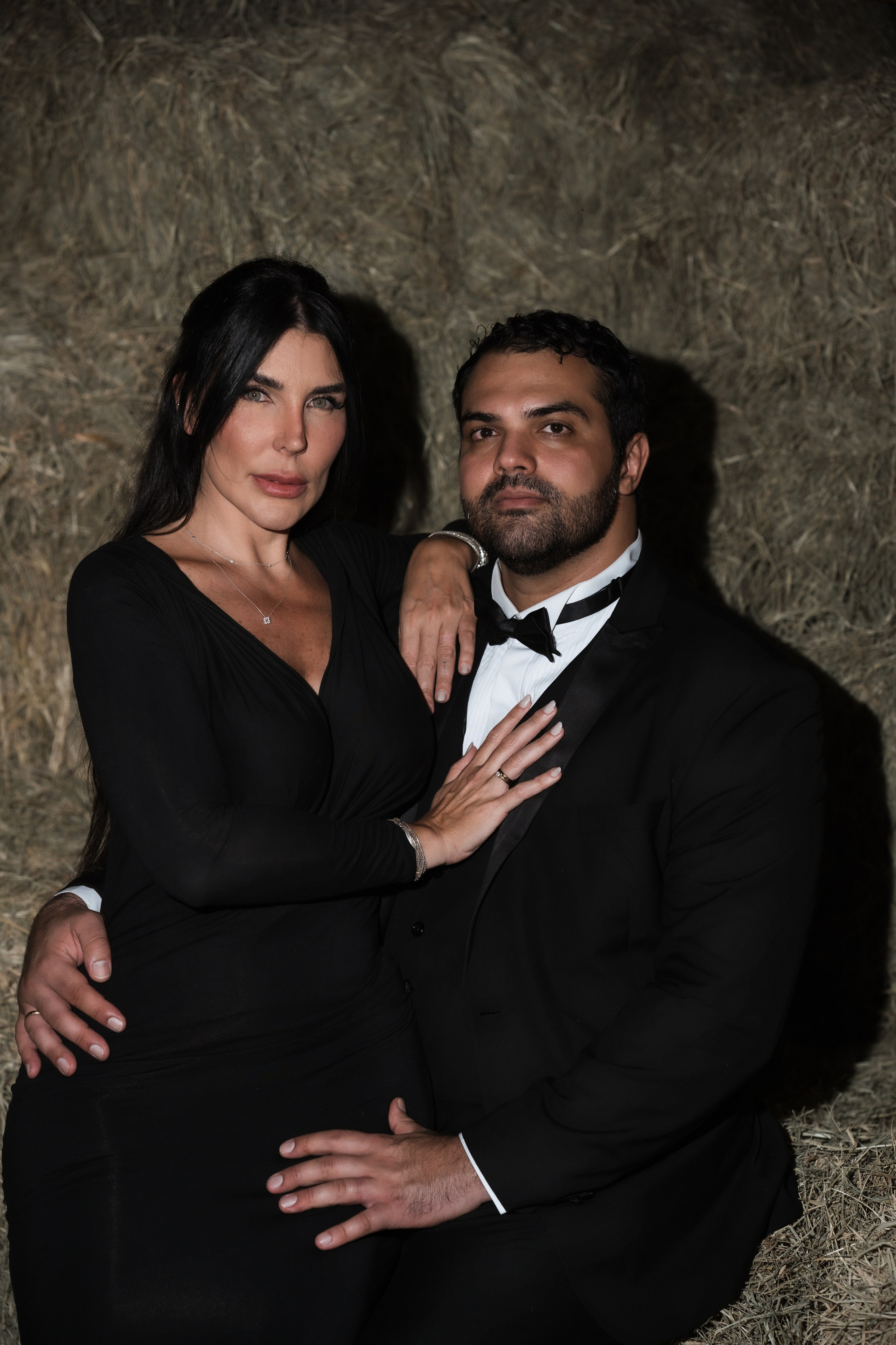 Pré-Wedding Sara e Rafael no Campo em Minas Gerais com Estética Editorial | Edu e Josi Fotografia