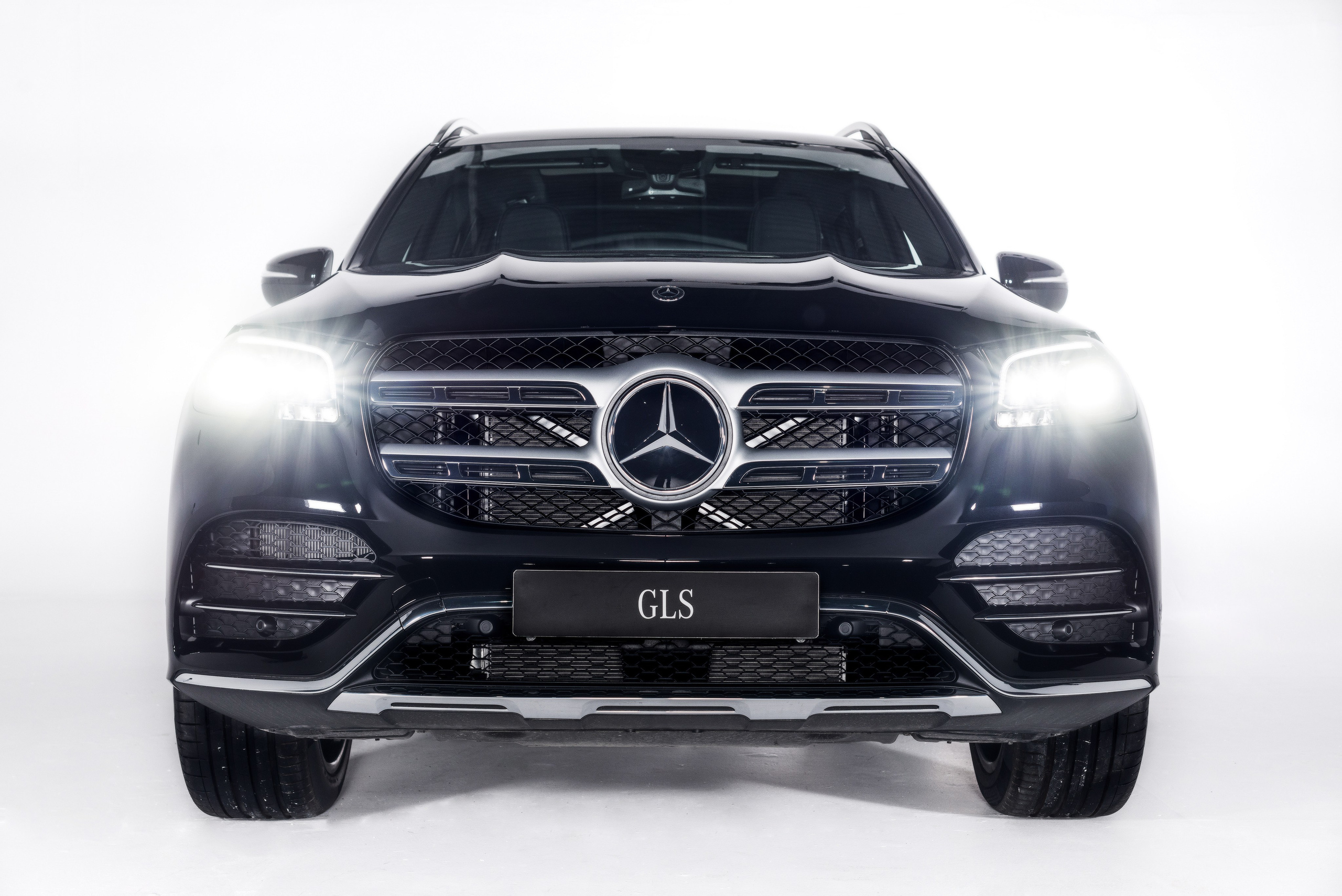 Автомобильная фотосъемка Mercedes GLS в студии. PHOTOGRAPHER QUINTANA ROO