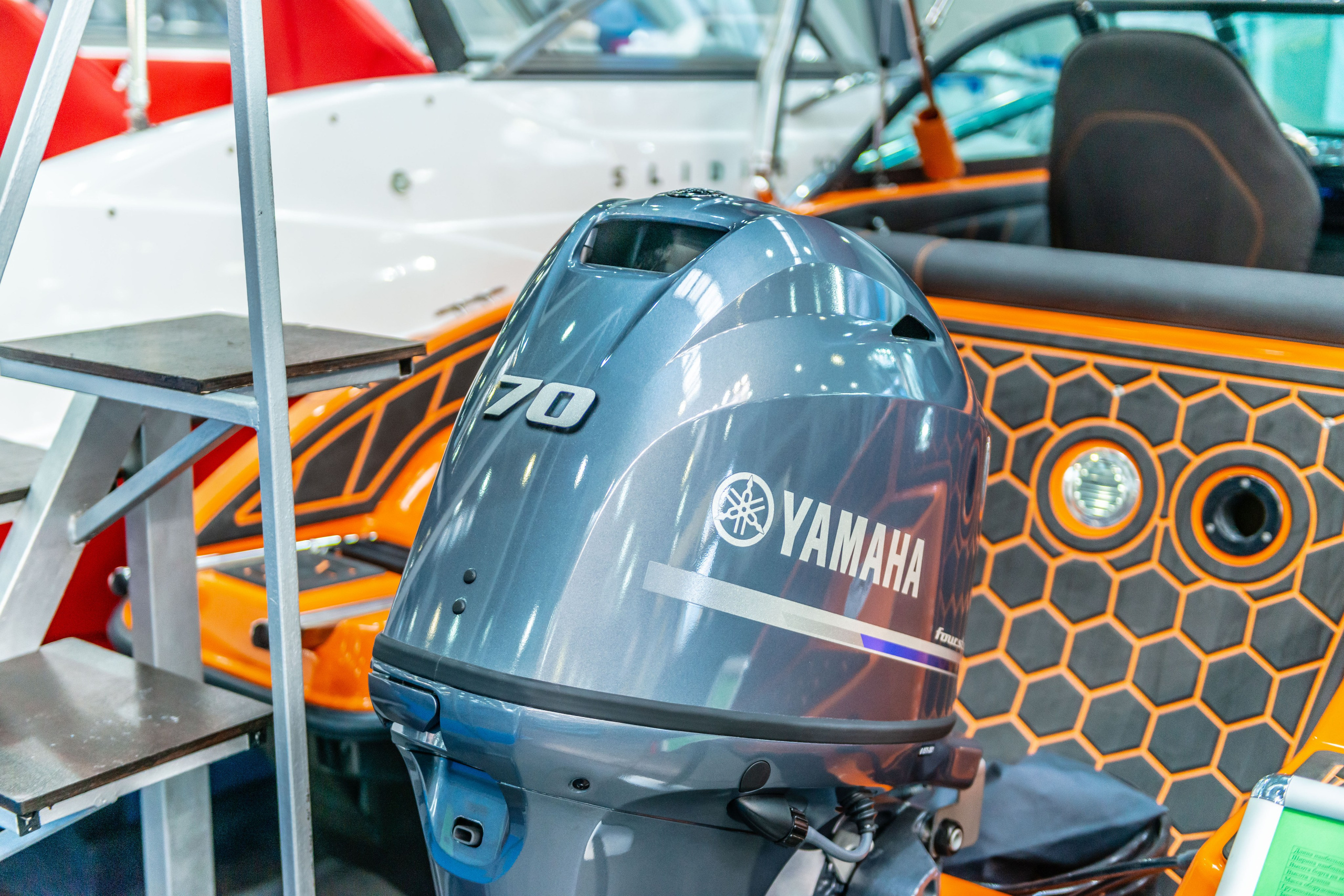 Фотосъемка лодок на Moscow Boat Show 2022. PHOTOGRAPHER QUINTANA ROO