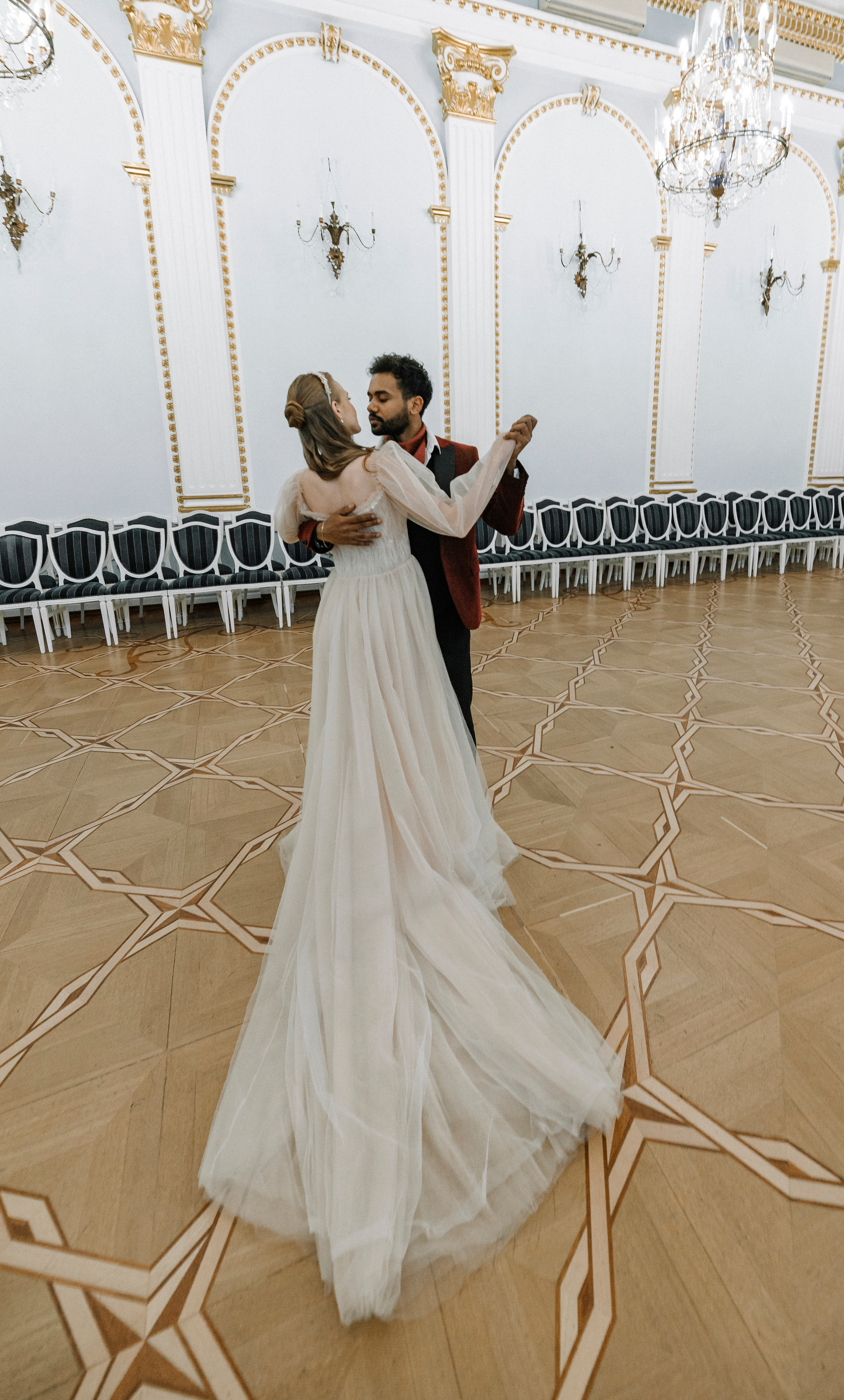 Bridgertonów. Kreatywność na granicy wesela. Nika Stoma — fotografka i blogerka w Europie i Azji