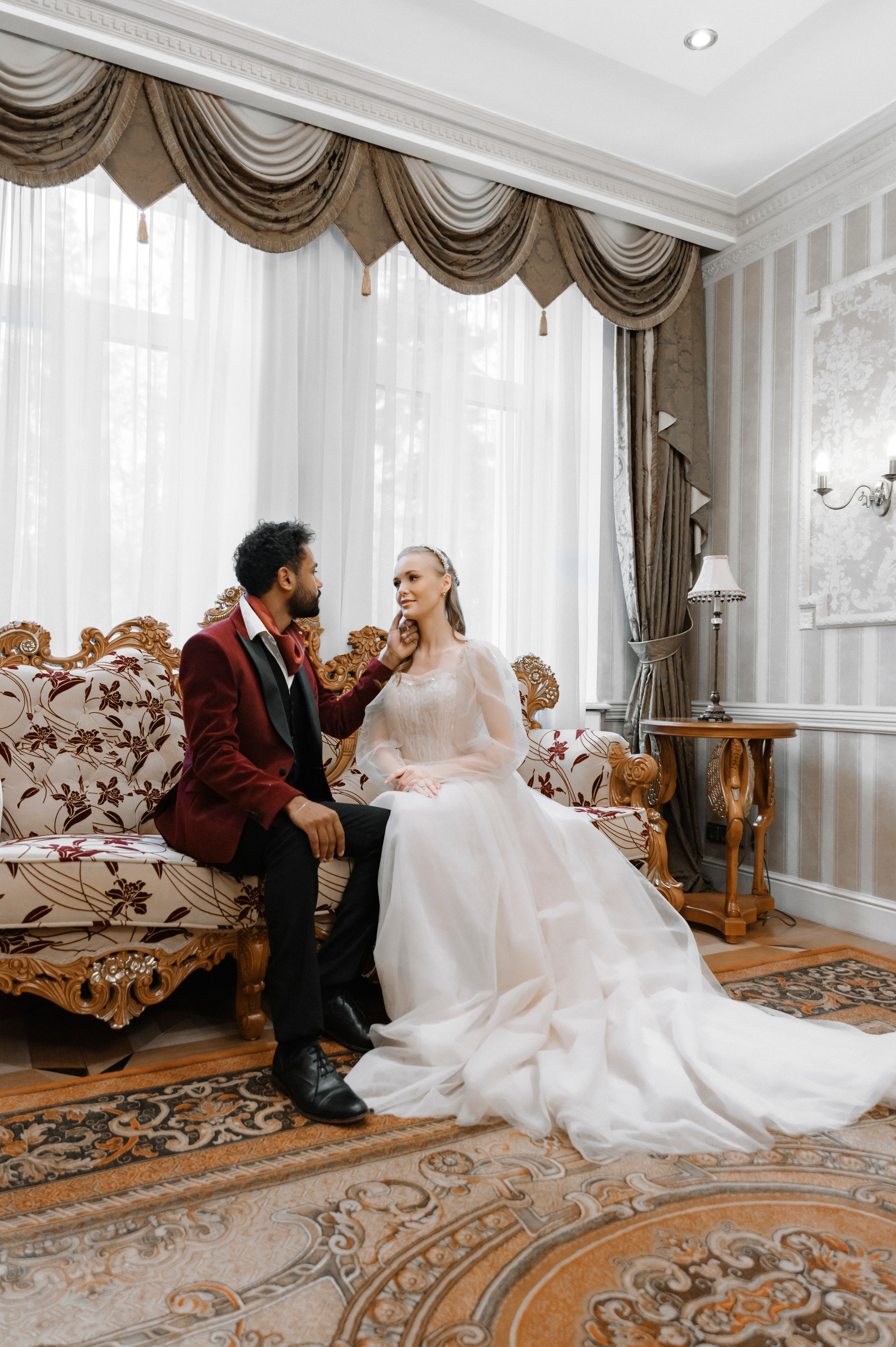 Bridgertonów. Kreatywność na granicy wesela. Nika Stoma — fotografka i blogerka w Europie i Azji