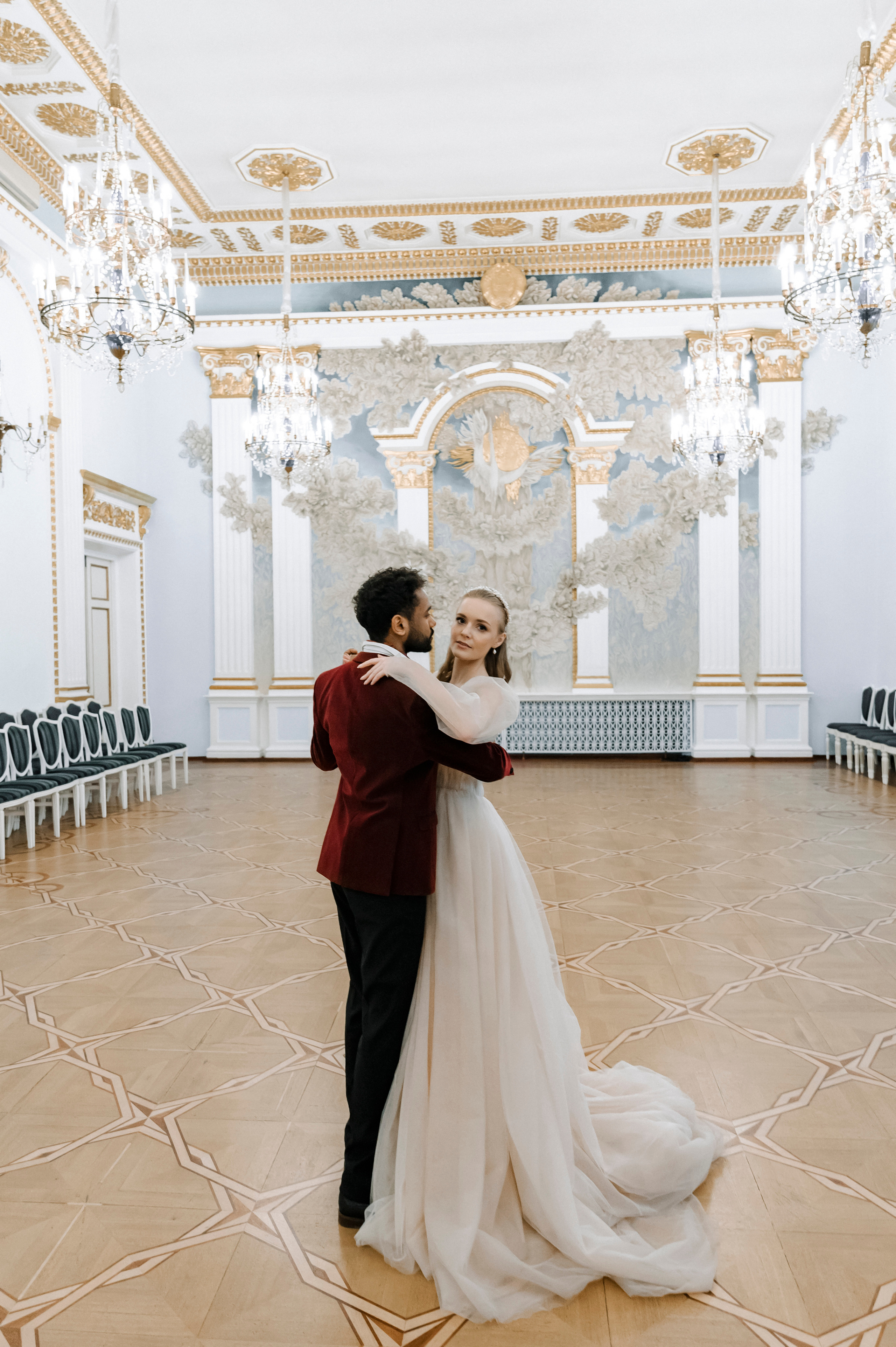 Bridgertonów. Kreatywność na granicy wesela. Nika Stoma — fotografka i blogerka w Europie i Azji