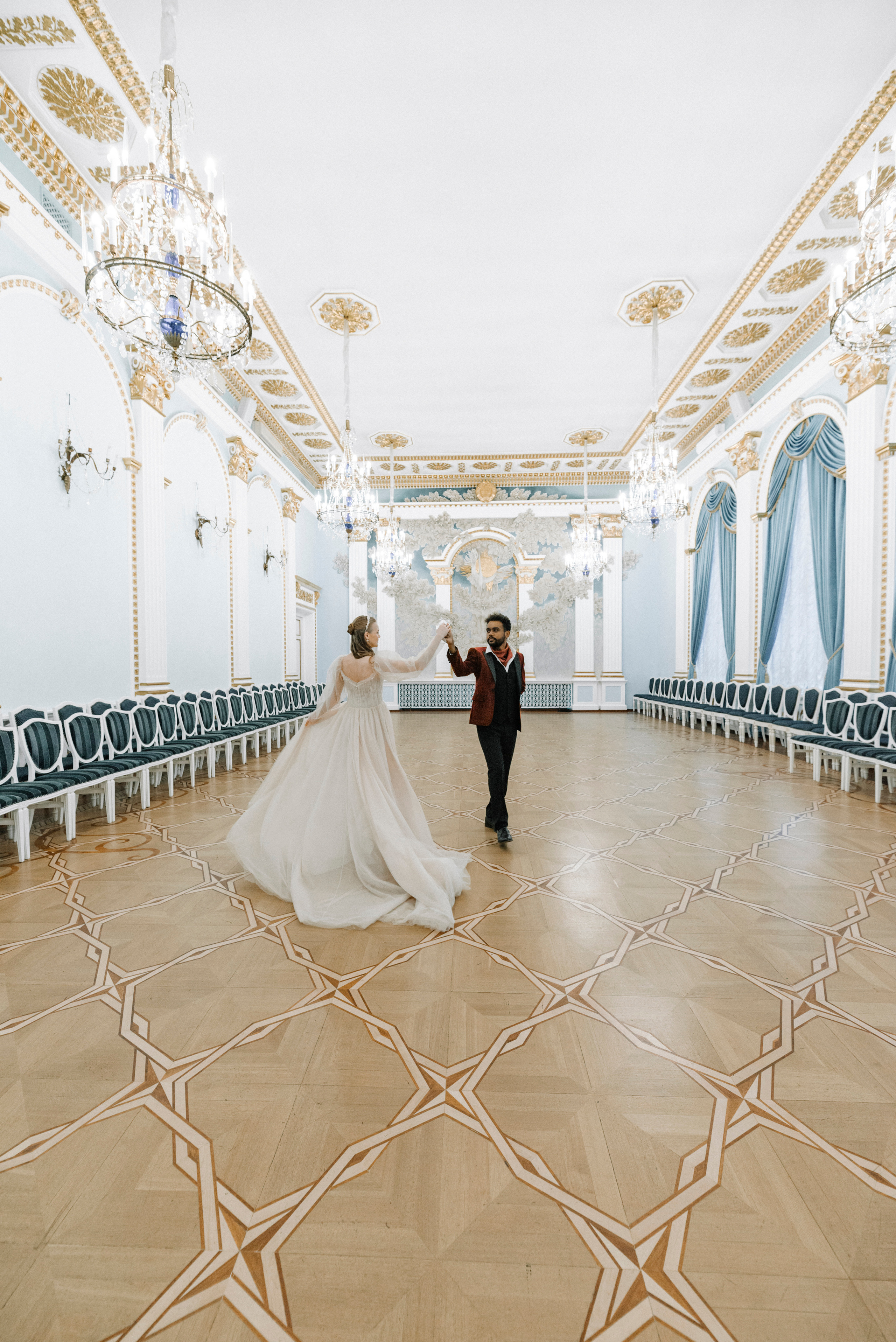 Bridgertonów. Kreatywność na granicy wesela. Nika Stoma — fotografka i blogerka w Europie i Azji