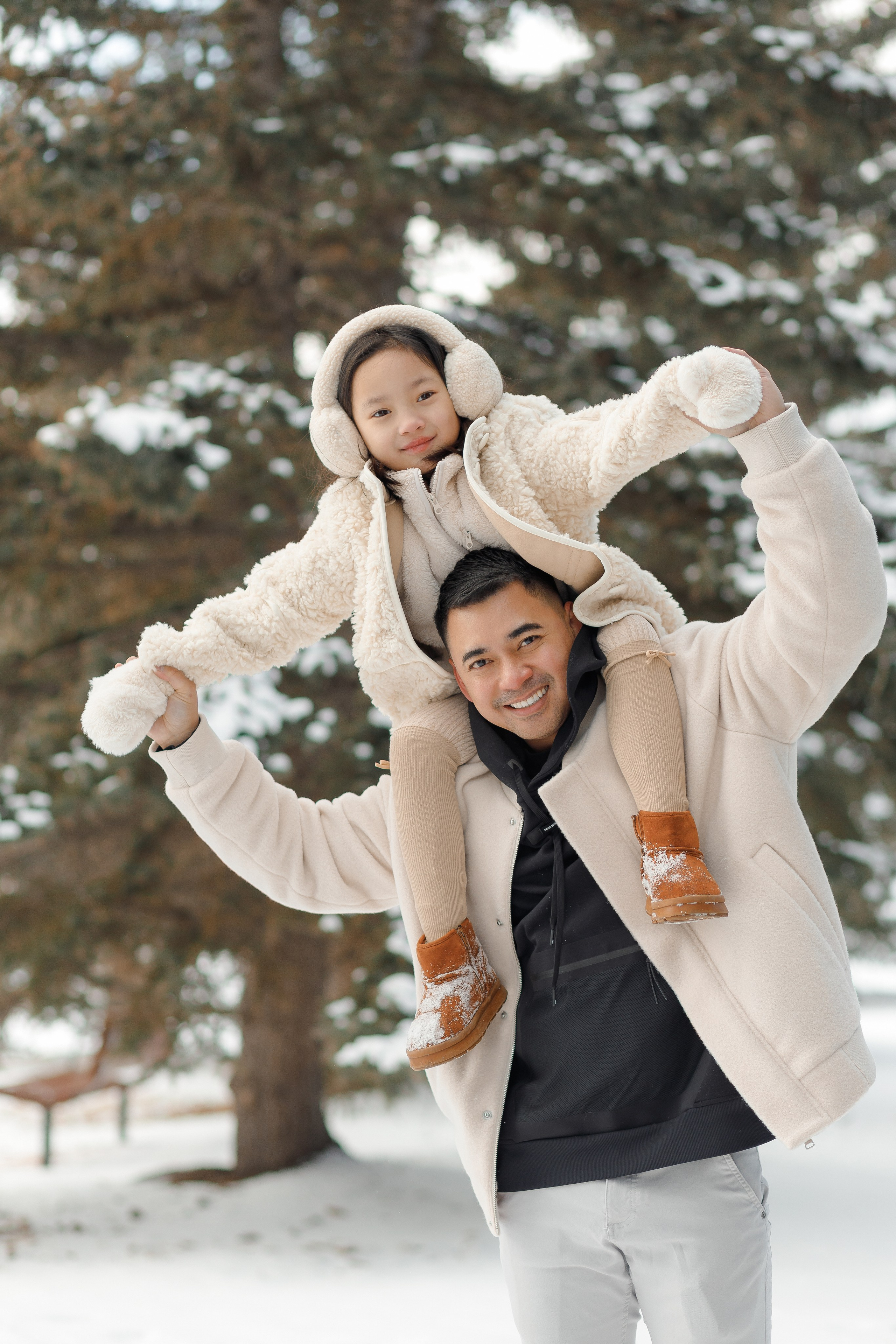 Family winter story. Photographer Elvira Hryshchenko