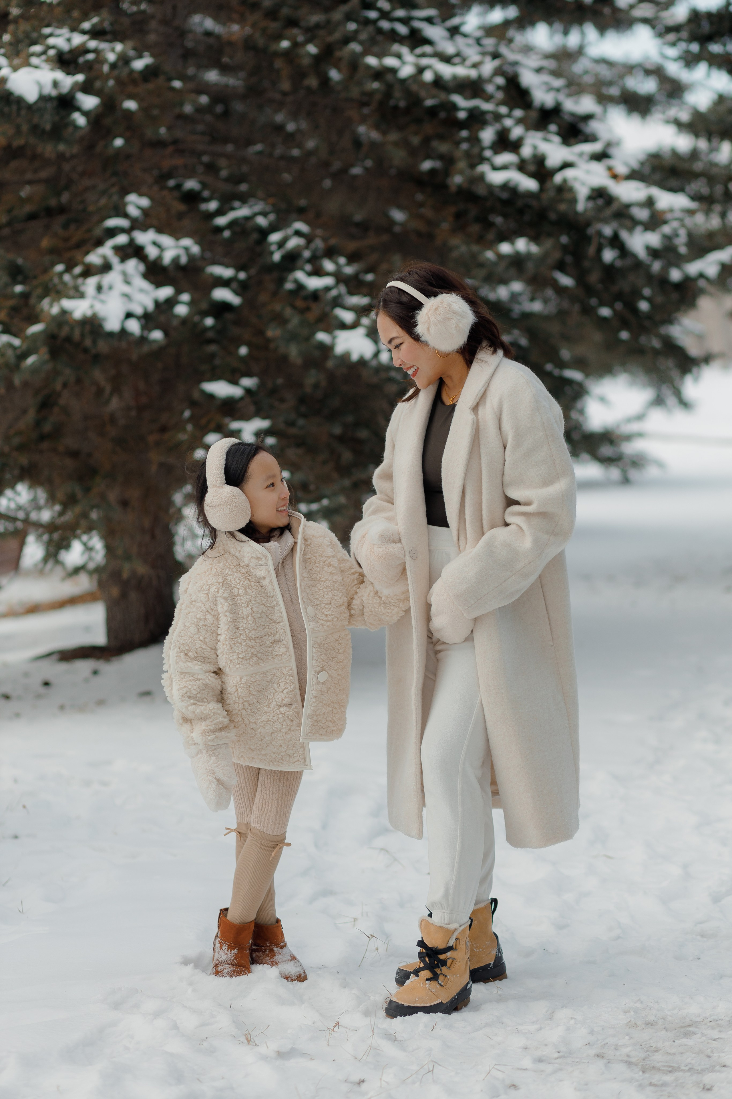 Family winter story. Photographer Elvira Hryshchenko