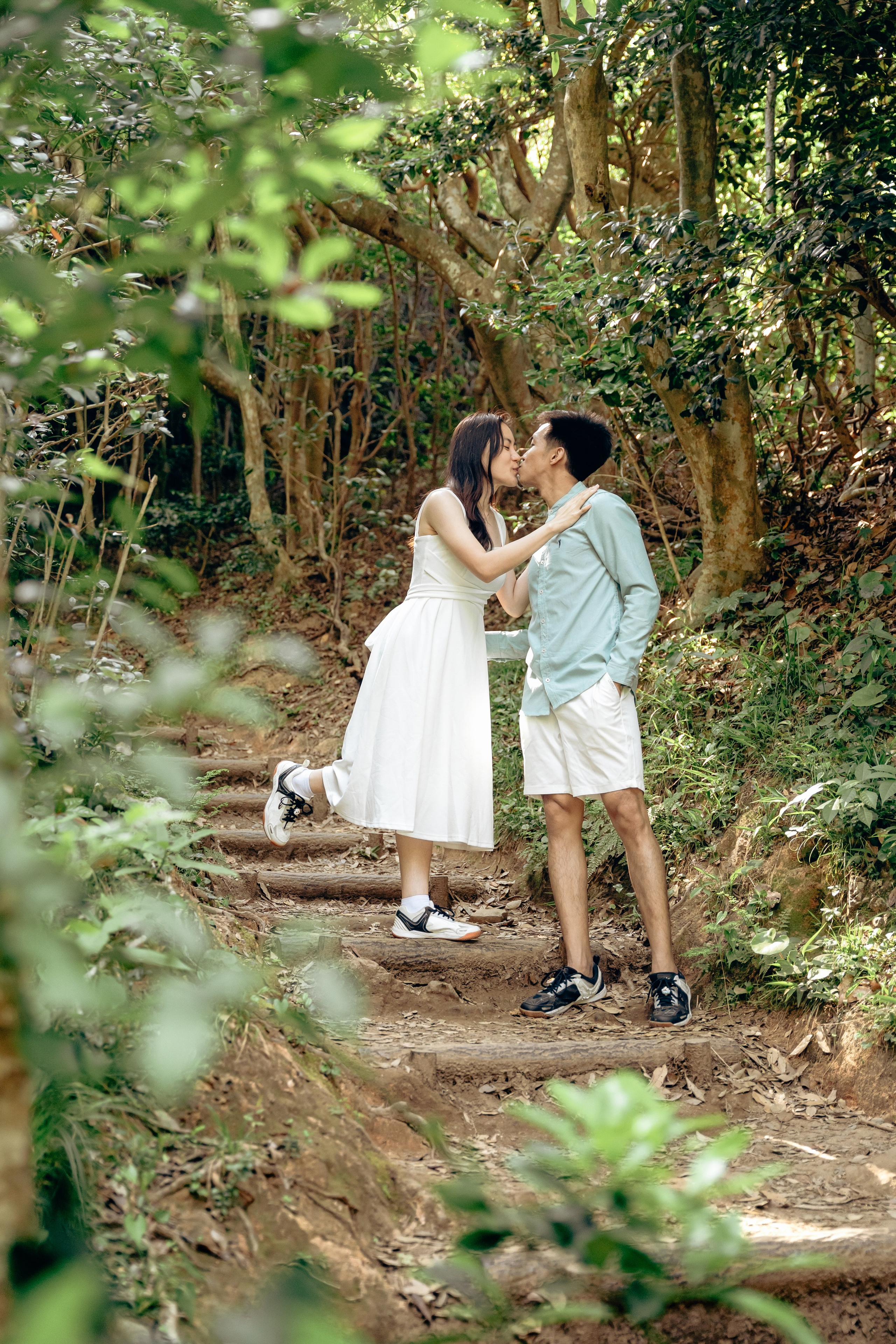 Fukuoka Couple Photoshoot: Roses, Totoro Forest & Sunset Love Story