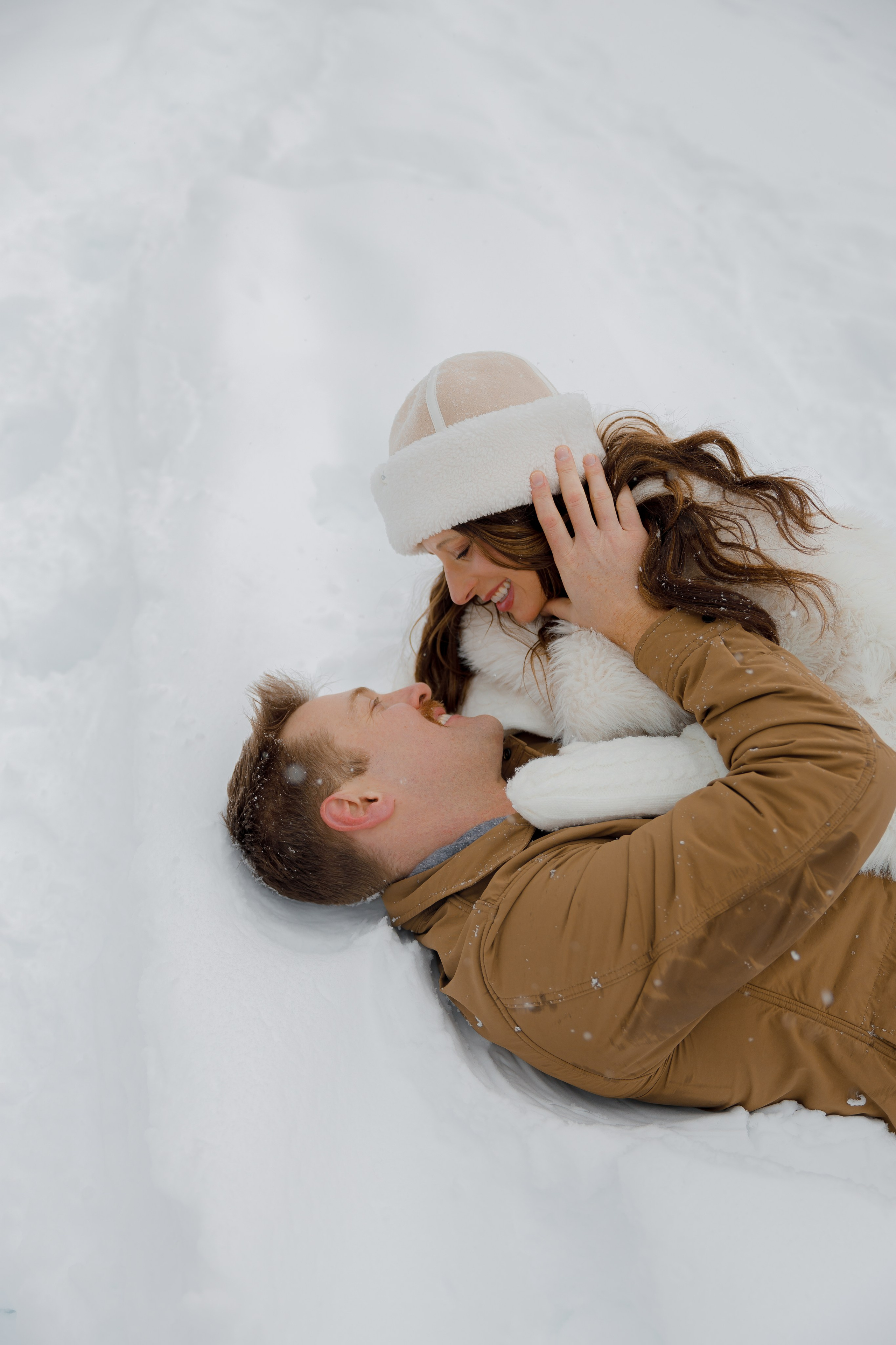 Lake Louise engagement session. Photographer Elvira Hryshchenko