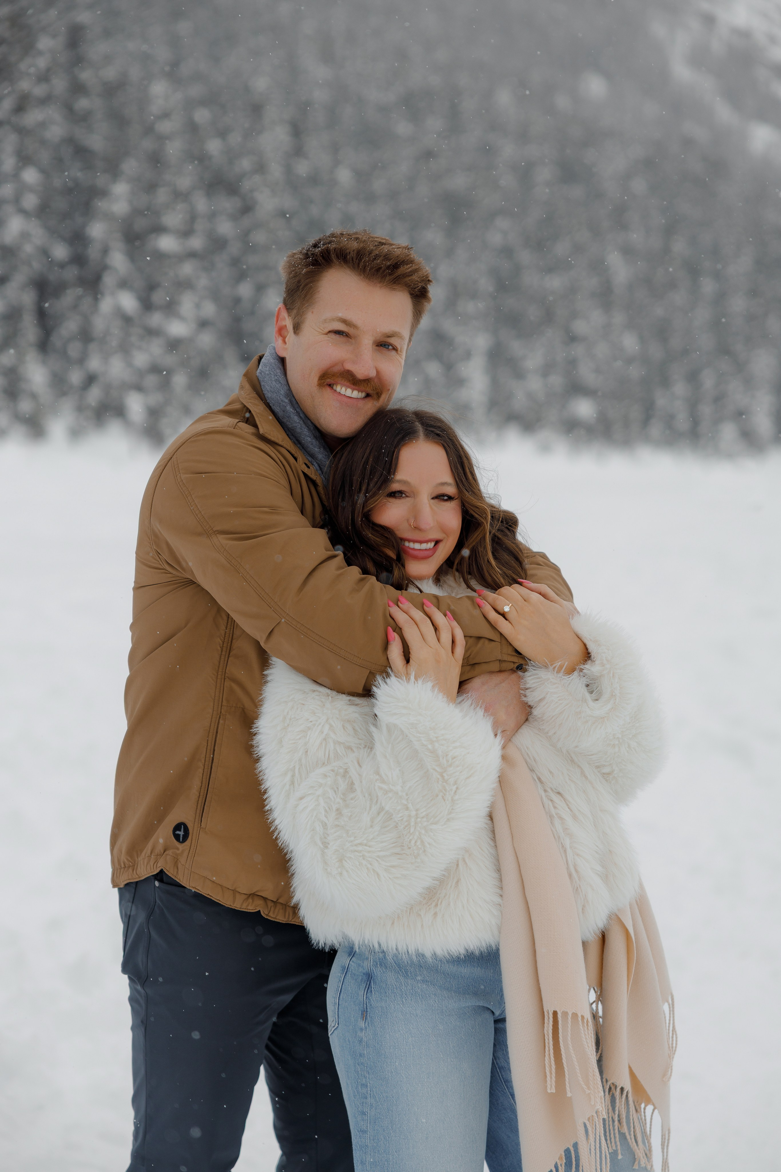 Lake Louise engagement session. Photographer Elvira Hryshchenko