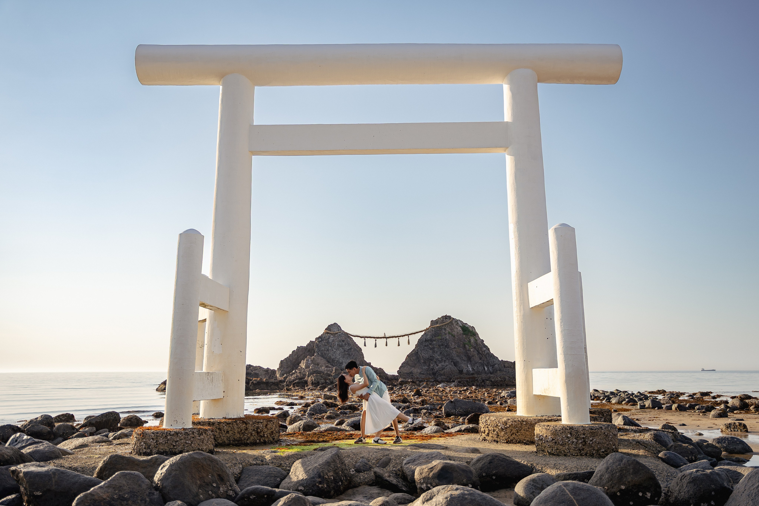 Fukuoka Couple Photoshoot: Roses, Totoro Forest & Sunset Love Story