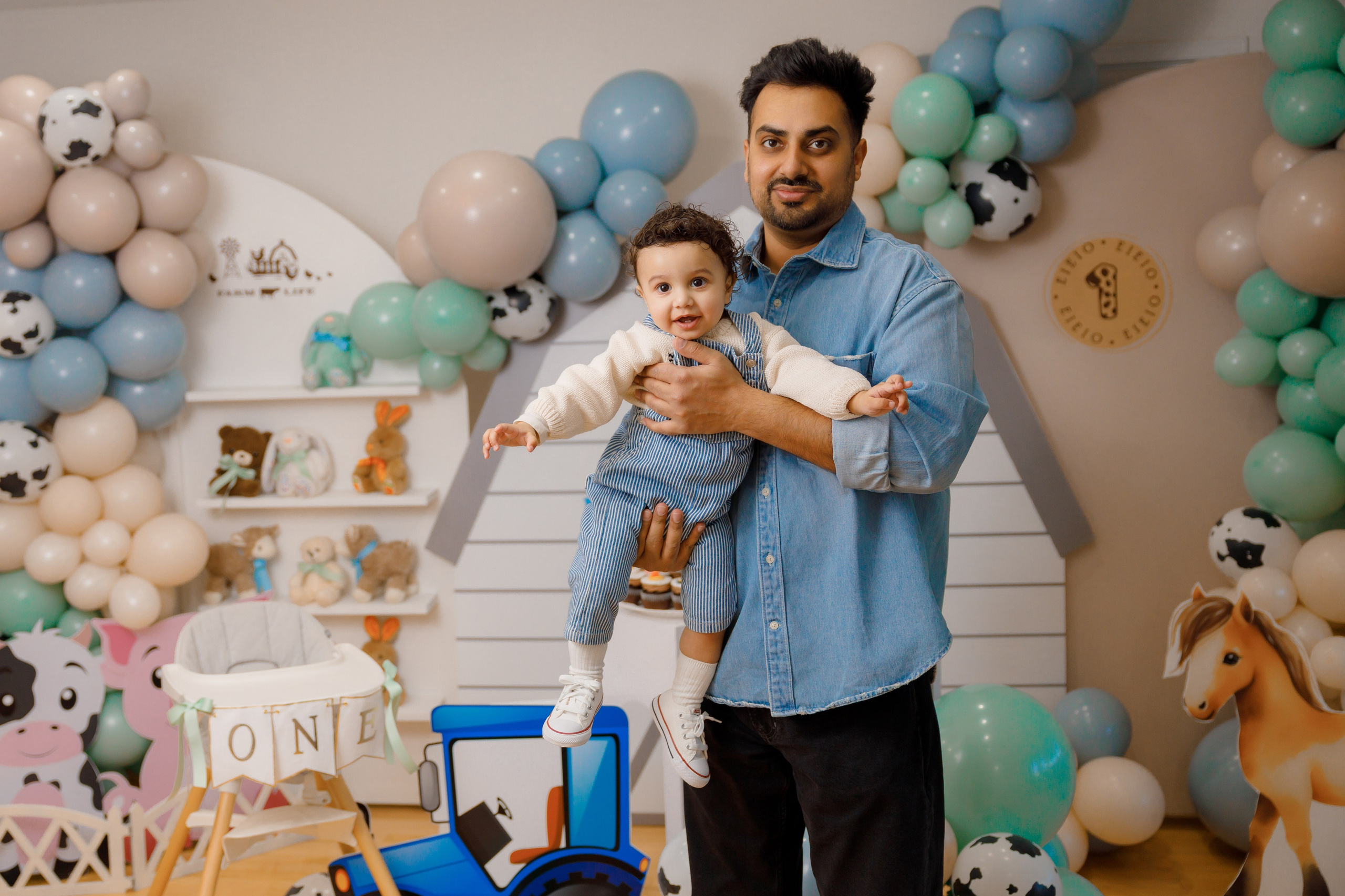 Fateh’s 1st birthday. Photographer Elvira Hryshchenko
