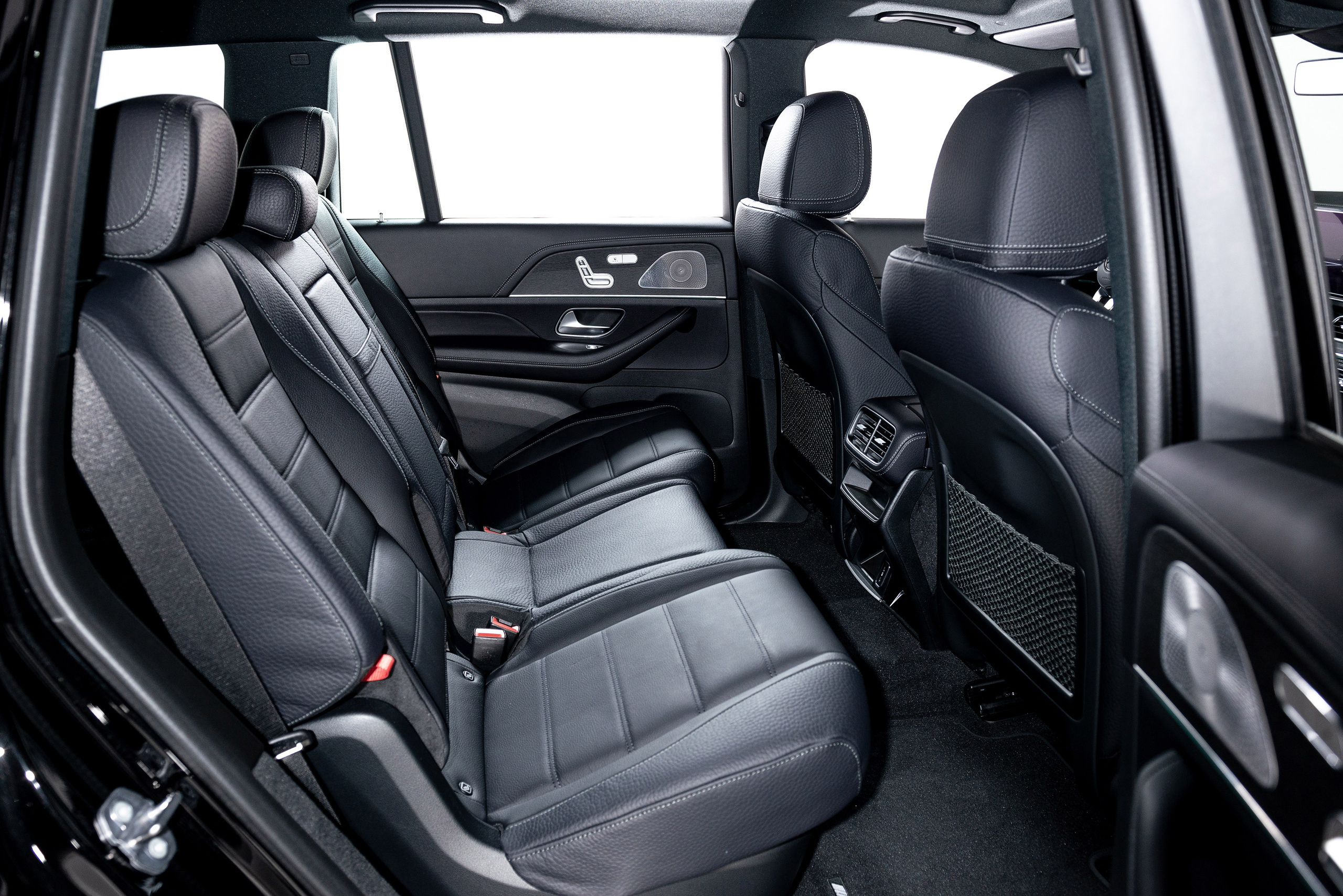 Автомобильная фотосъемка Mercedes GLS в студии. PHOTOGRAPHER QUINTANA ROO