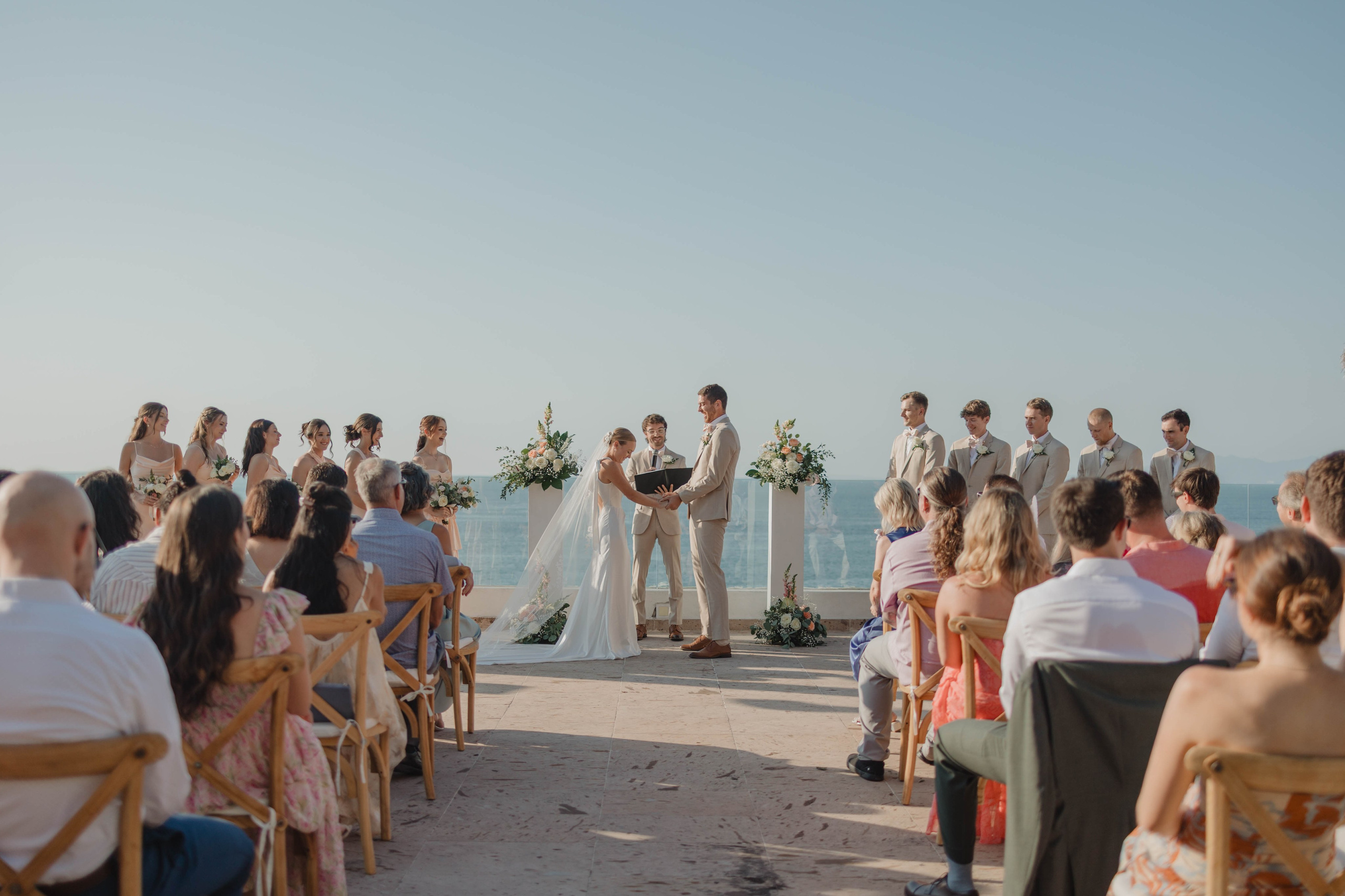 A Wedding at Casa Azul Profundo: Timeless Vows in Puerto Vallarta. Fotógrafo de Bodas en Puerto Vallarta y Riviera Nayarit | VL photo & film