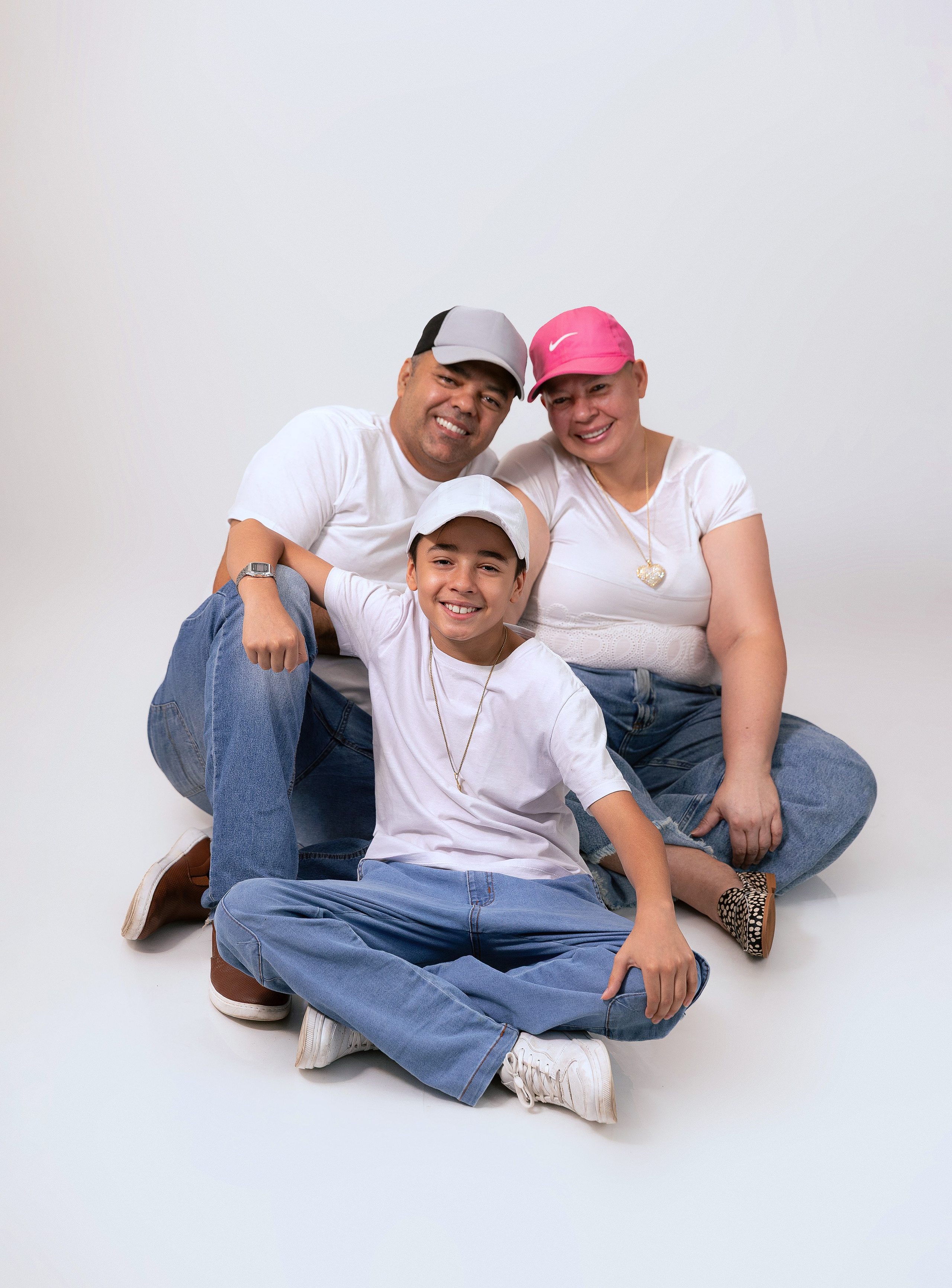 Fotografia pessoal e em familia em estúdio em São Paulo para quem deseja se enxergar de uma nova forma. Retratos femininos que valorizam autoestima, personalidade e autenticidade.