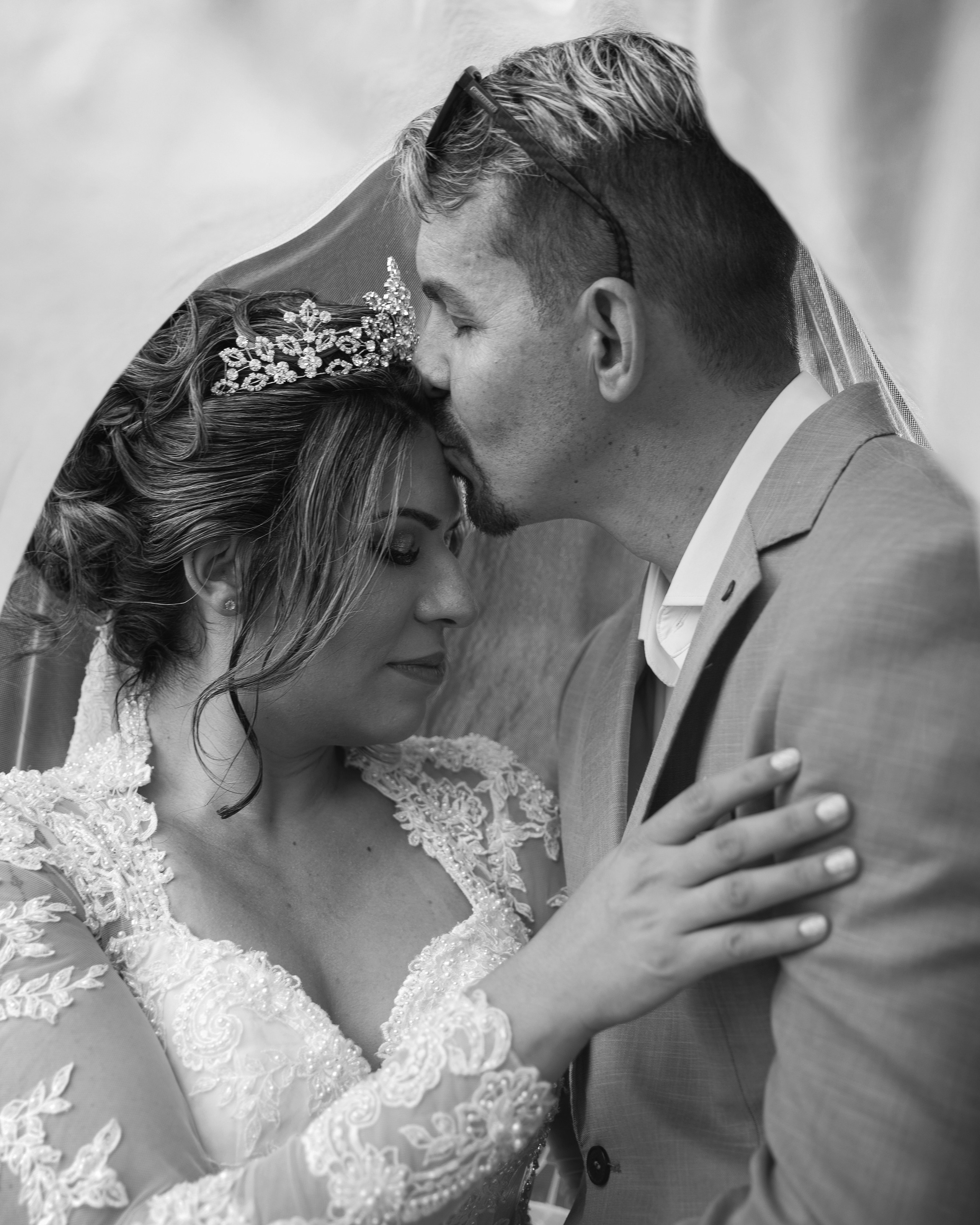 Ensaio e fotografia de casamento em São Paulo com registros naturais e emocionantes. Cada detalhe, abraço e olhar se transforma em uma lembrança especial do grande dia.