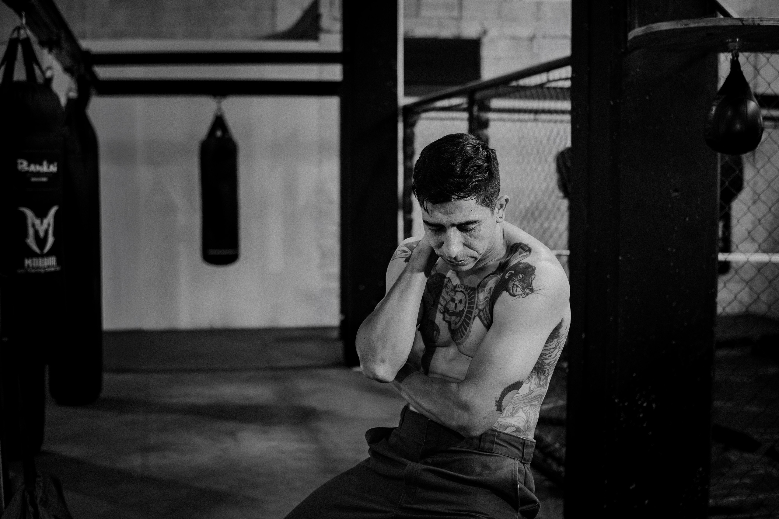 Entre Calles y Combates - Roberto Delgado. TWO MILLIMETERS