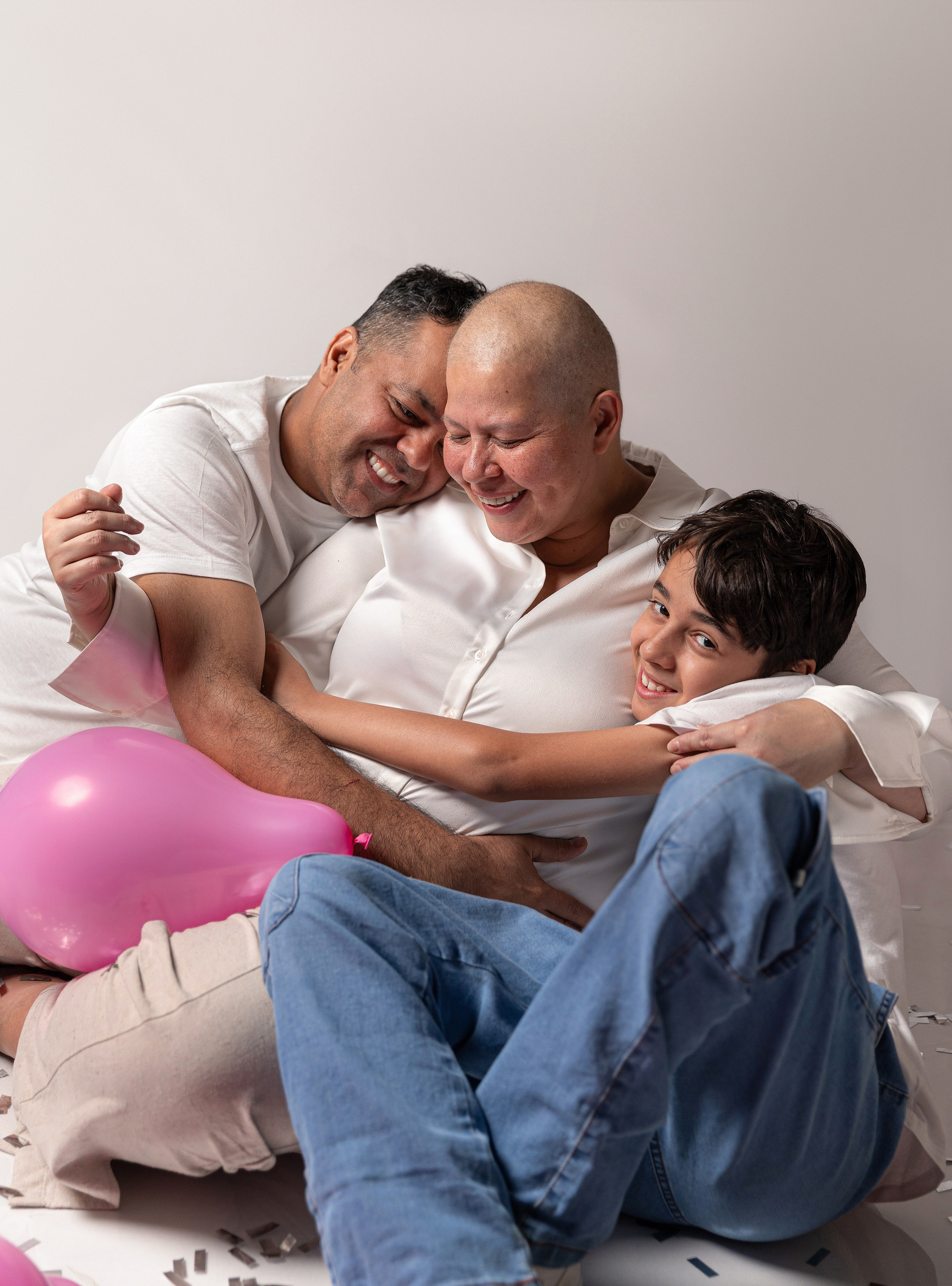 Fotografia pessoal e em familia em estúdio em São Paulo para quem deseja se enxergar de uma nova forma. Retratos femininos que valorizam autoestima, personalidade e autenticidade.