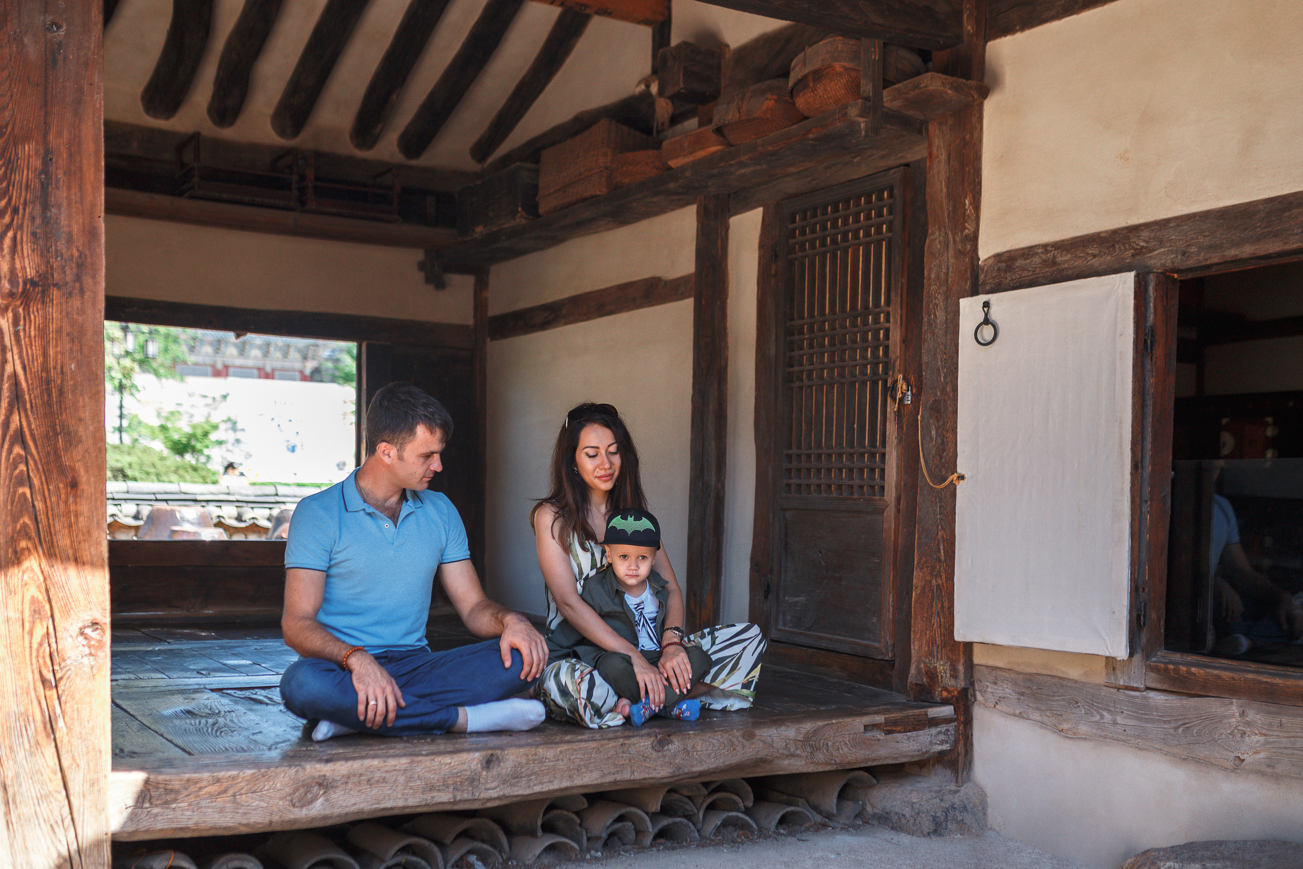 Sunshine Family. Portrait photographer in South Korea Olga Lian