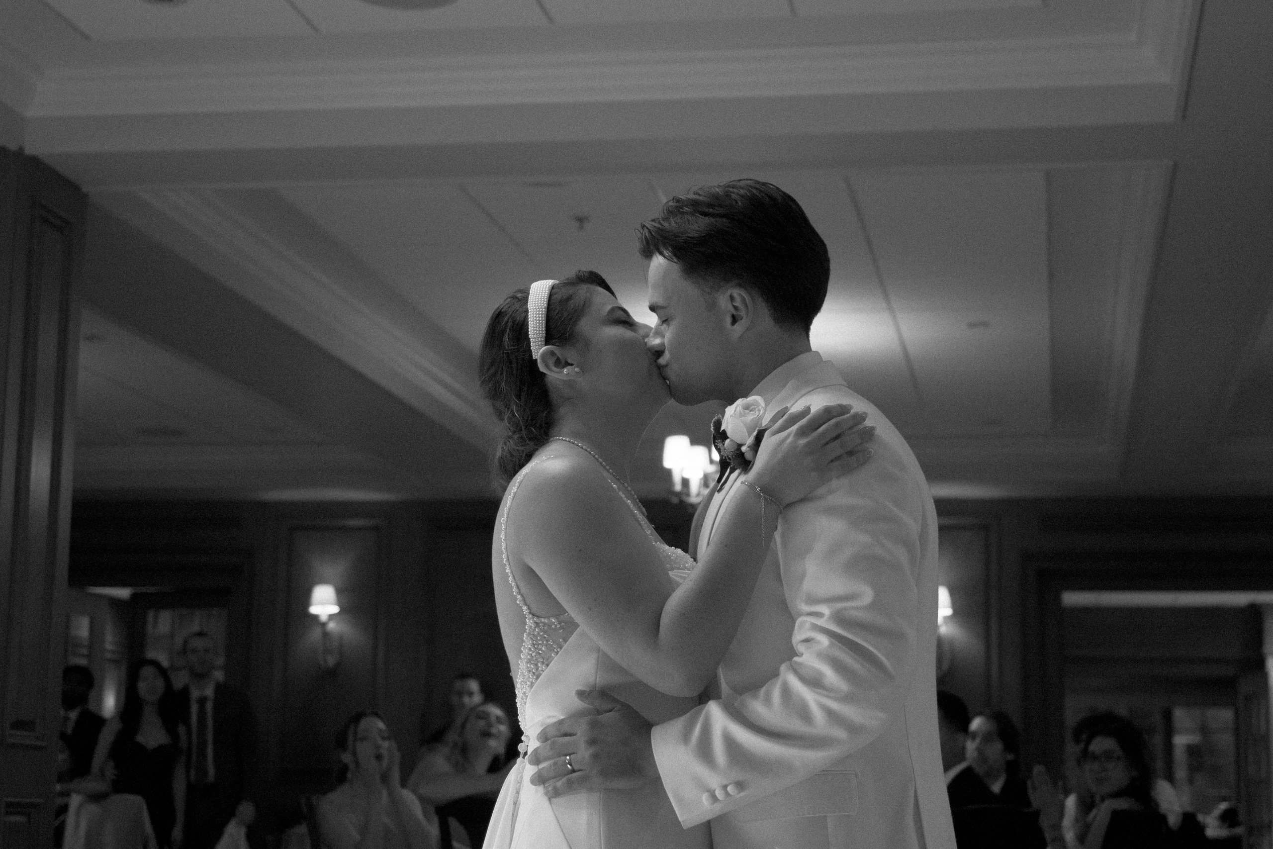 Wedding of Cassandra and Loïc in Beaconsfield, Montreal. Montreal Wedding Photographer — Muriel Oe Photo