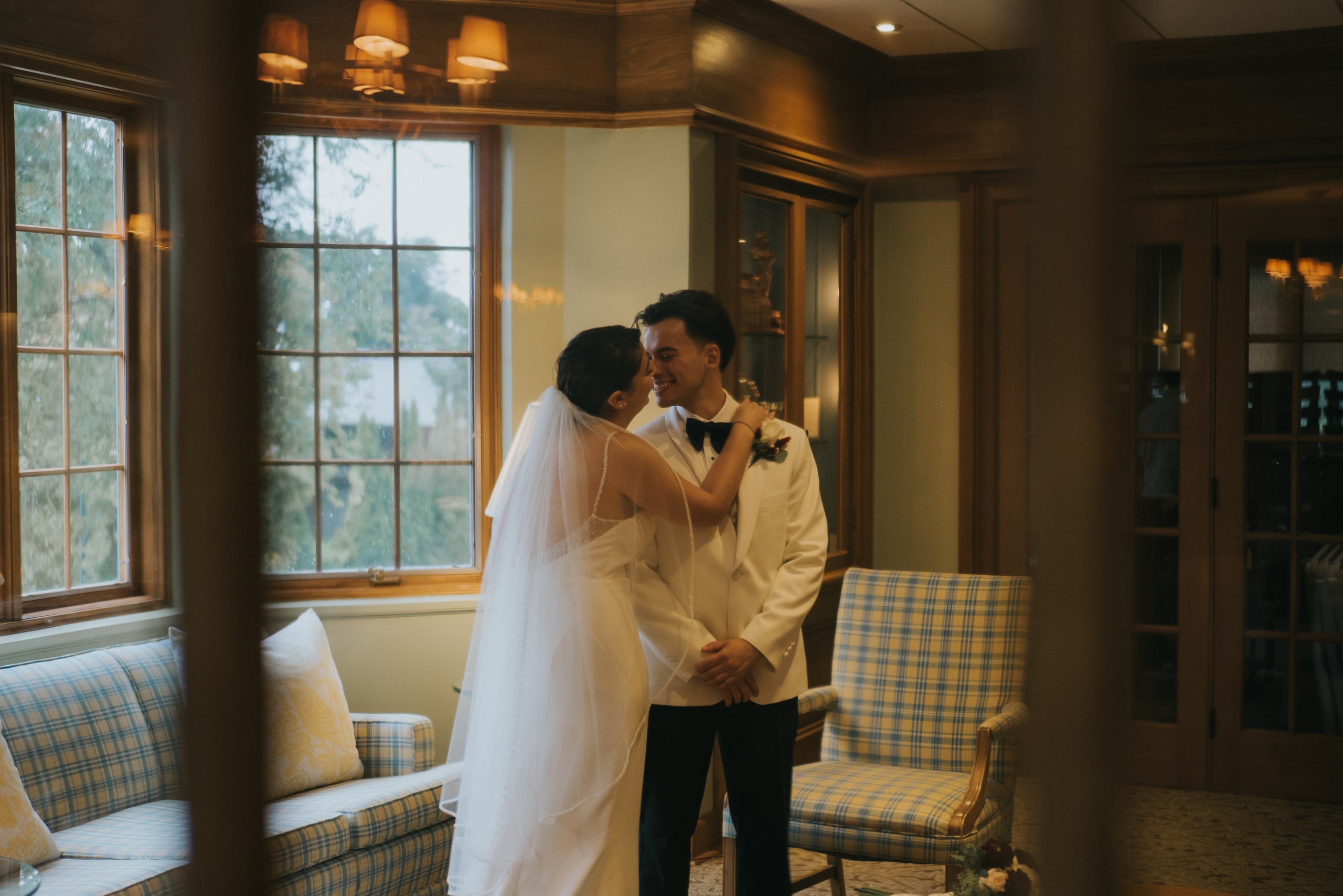Wedding of Cassandra and Loïc in Beaconsfield, Montreal. Montreal Wedding Photographer — Muriel Oe Photo