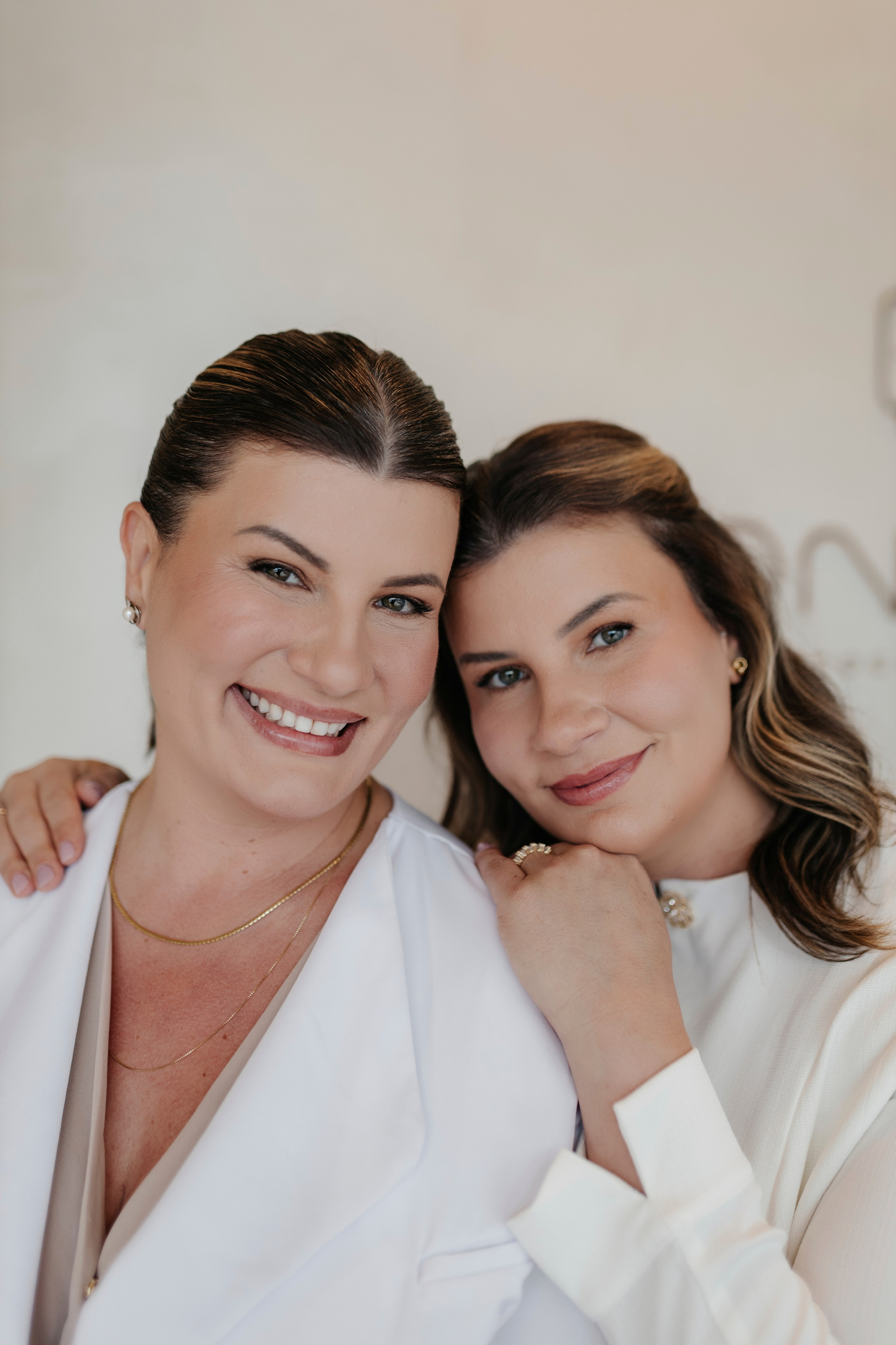 ADELE & ALINE | DENTISTAS. Coraafotografia.com