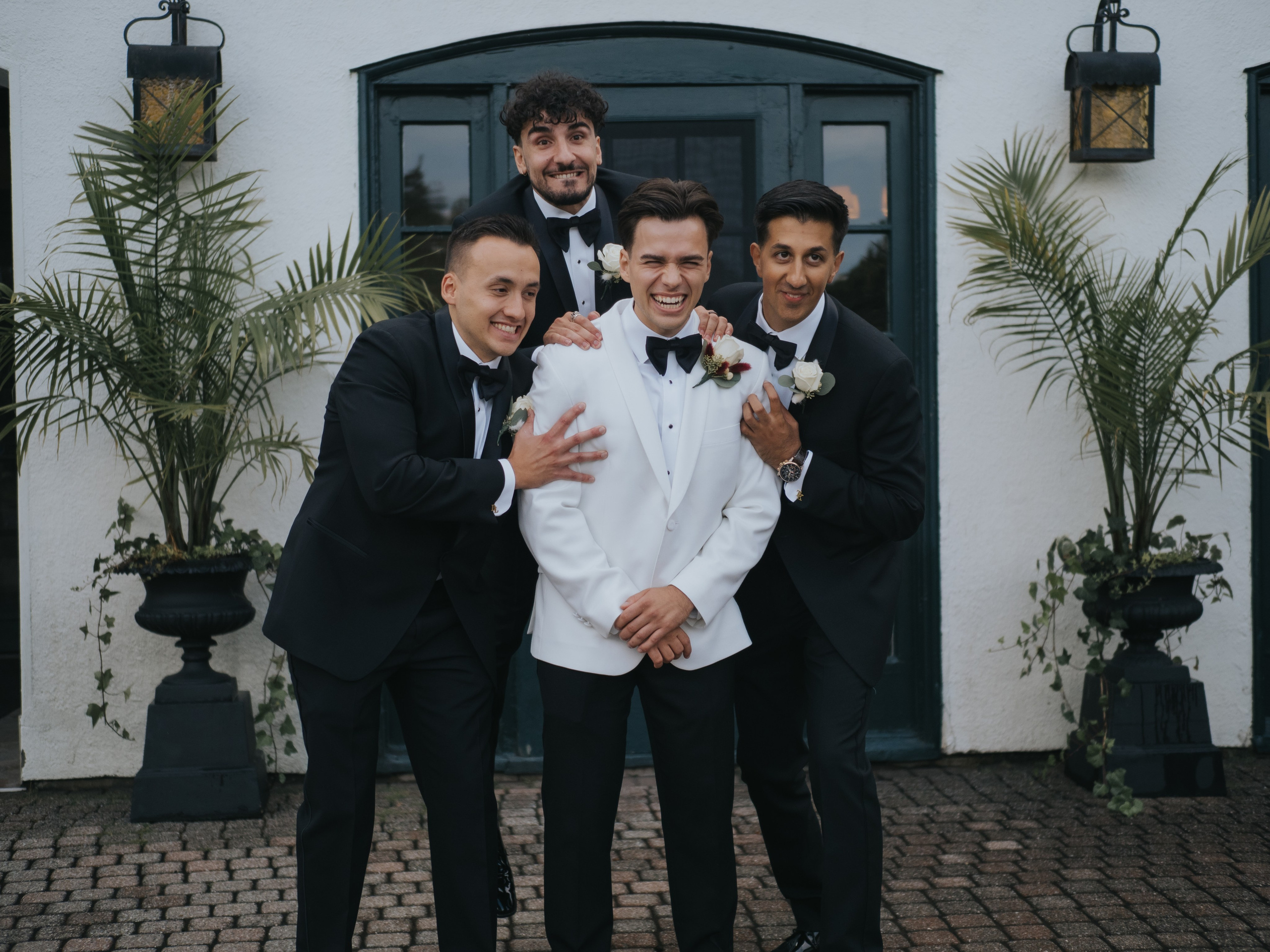 Wedding of Cassandra and Loïc in Beaconsfield, Montreal. Montreal Wedding Photographer — Muriel Oe Photo