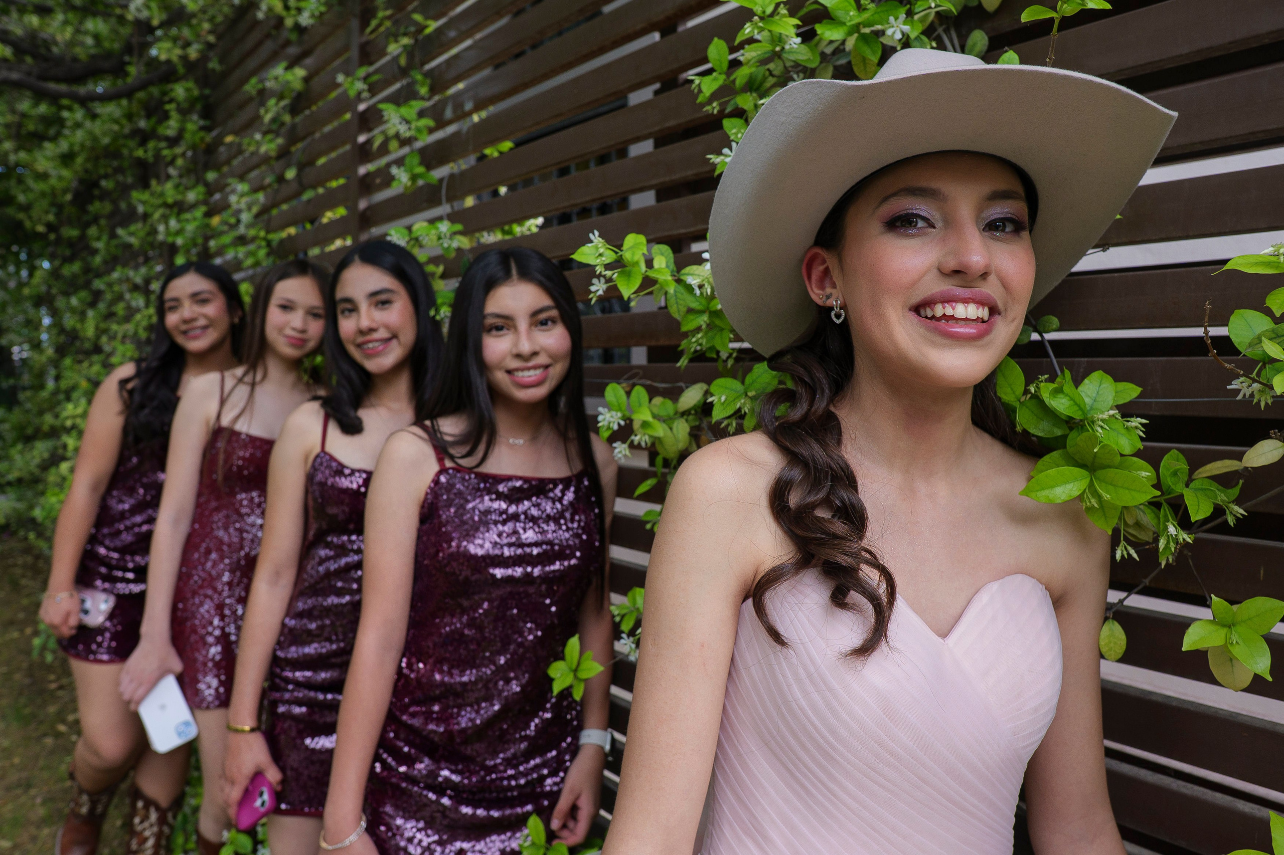 Renata XV — El comienzo de una nueva historia. Lg Fotografia