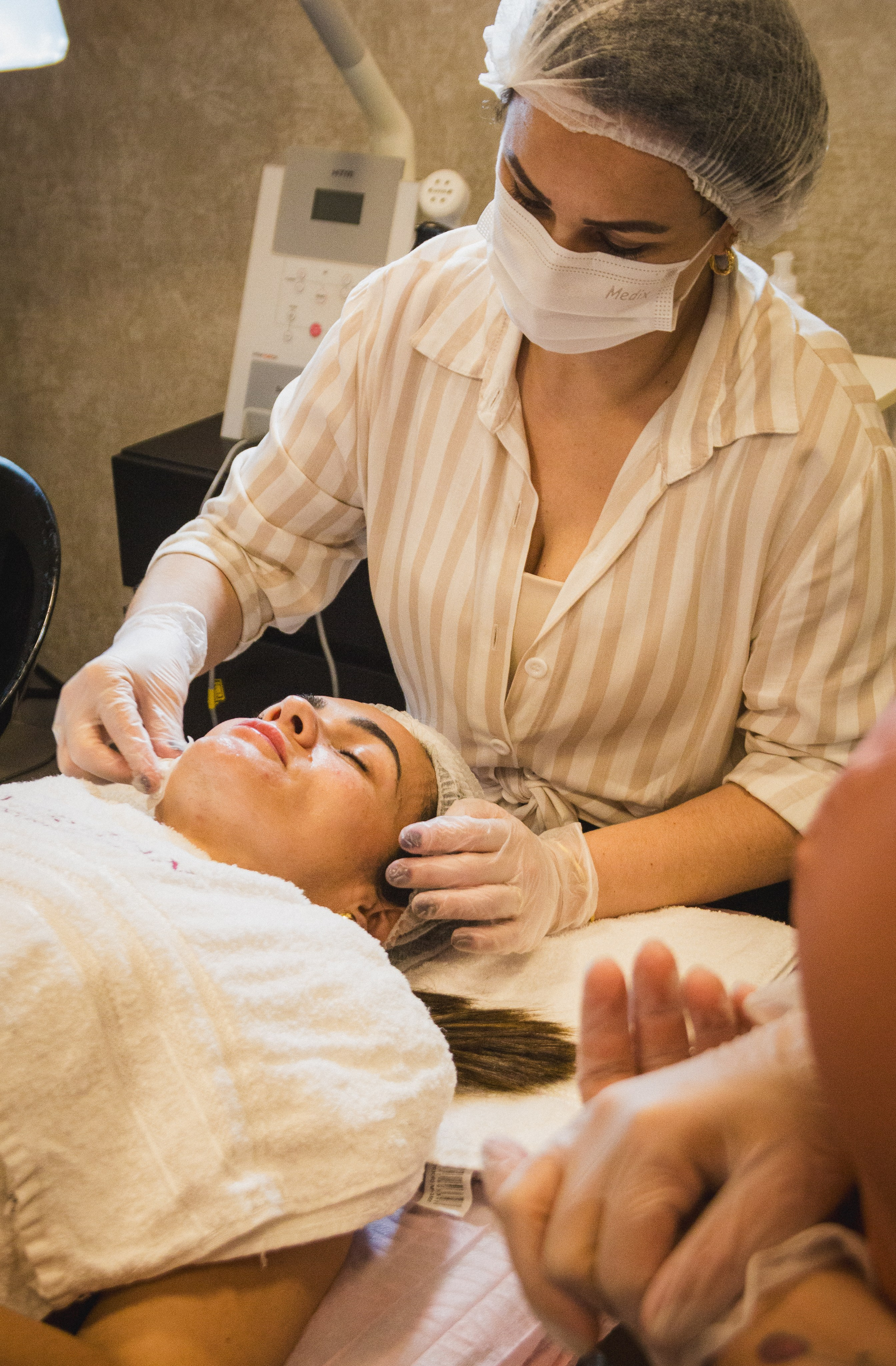 Microagulhamento Biológico (Peeling Coreano): conhecimento, técnica e prática profissional na La Vertuan em Joinville. Marcus Monteiro Fotografia