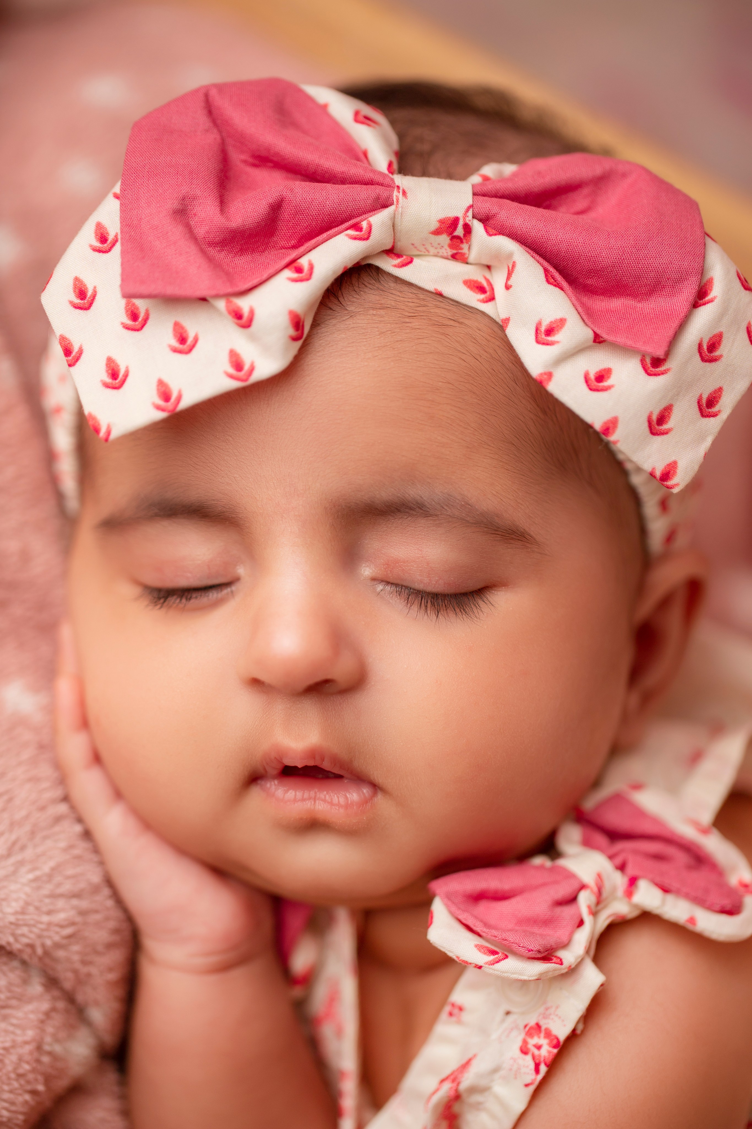 Newborns. Lifestyle and Family Photographer Faryal Saeed