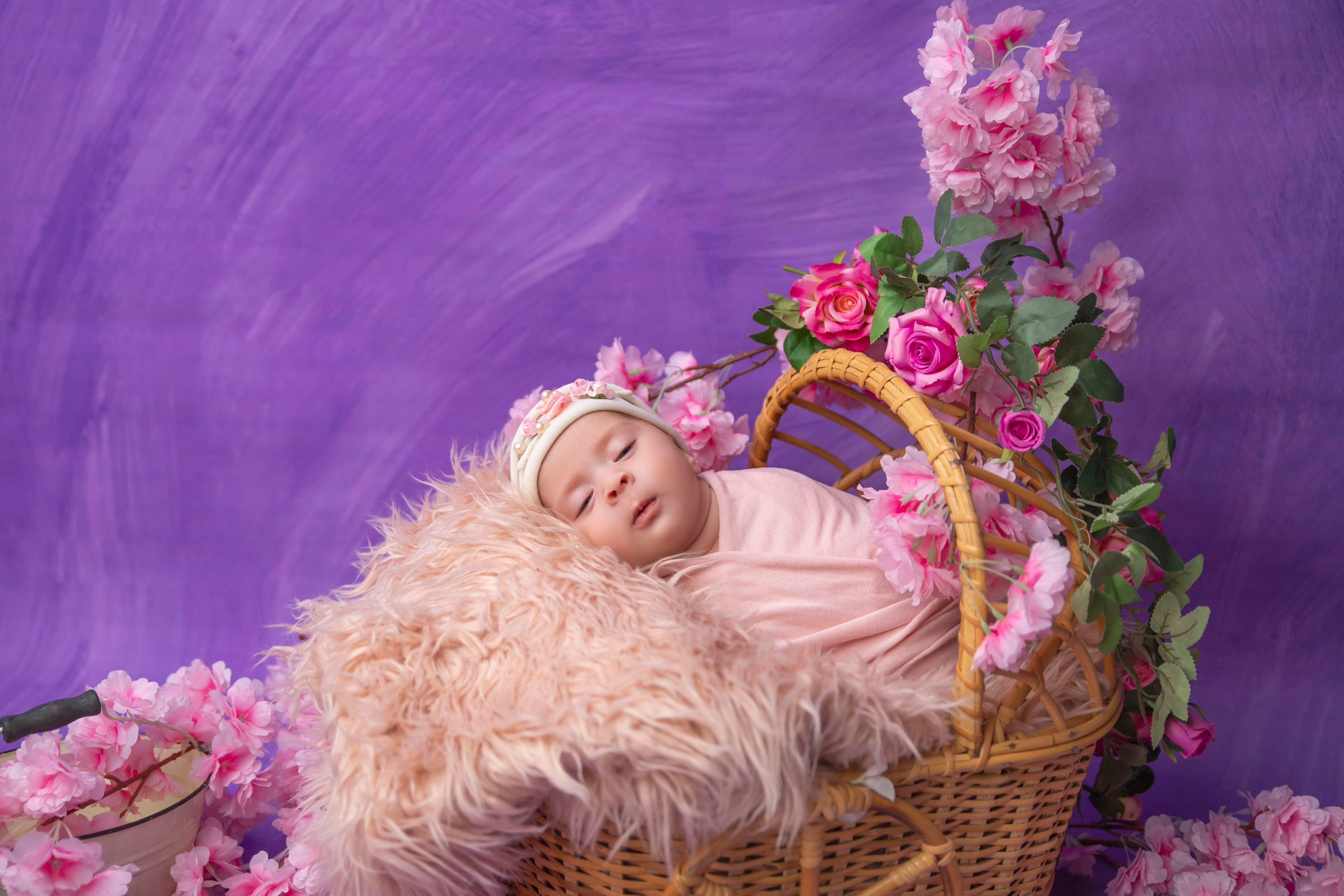Newborns. Lifestyle and Family Photographer Faryal Saeed