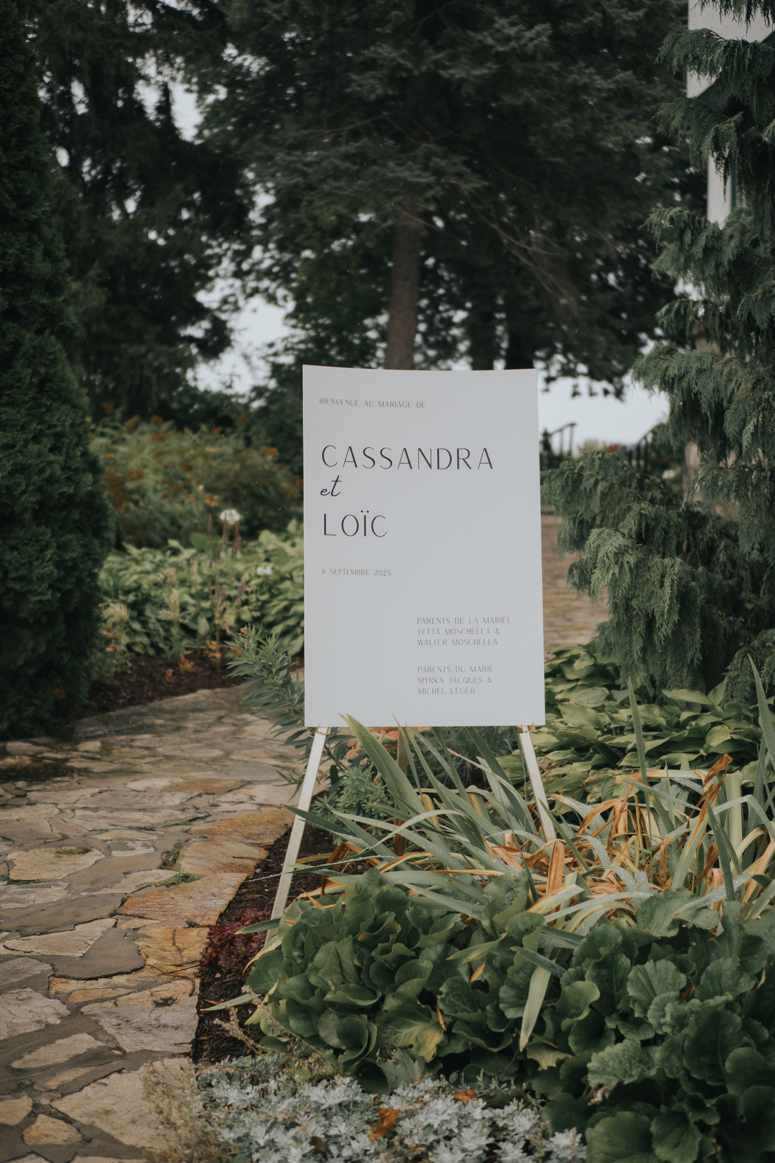 Wedding of Cassandra and Loïc in Beaconsfield, Montreal. Montreal Wedding Photographer — Muriel Oe Photo