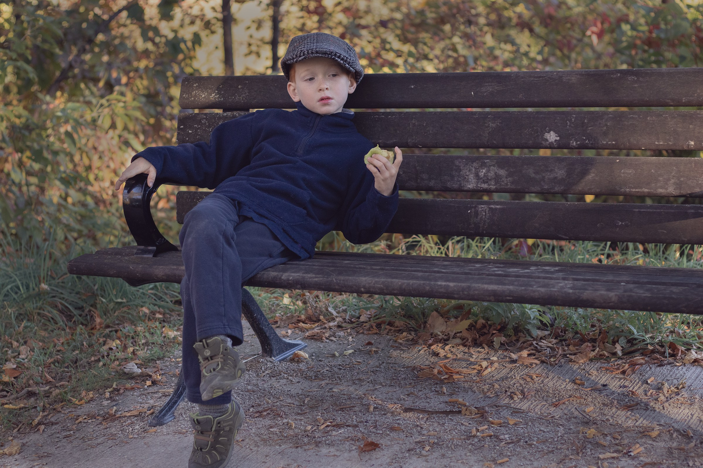 Outdoor photo session with kids. Pretty river, Ontario. Toronto Portrait Photographer Lena Lac