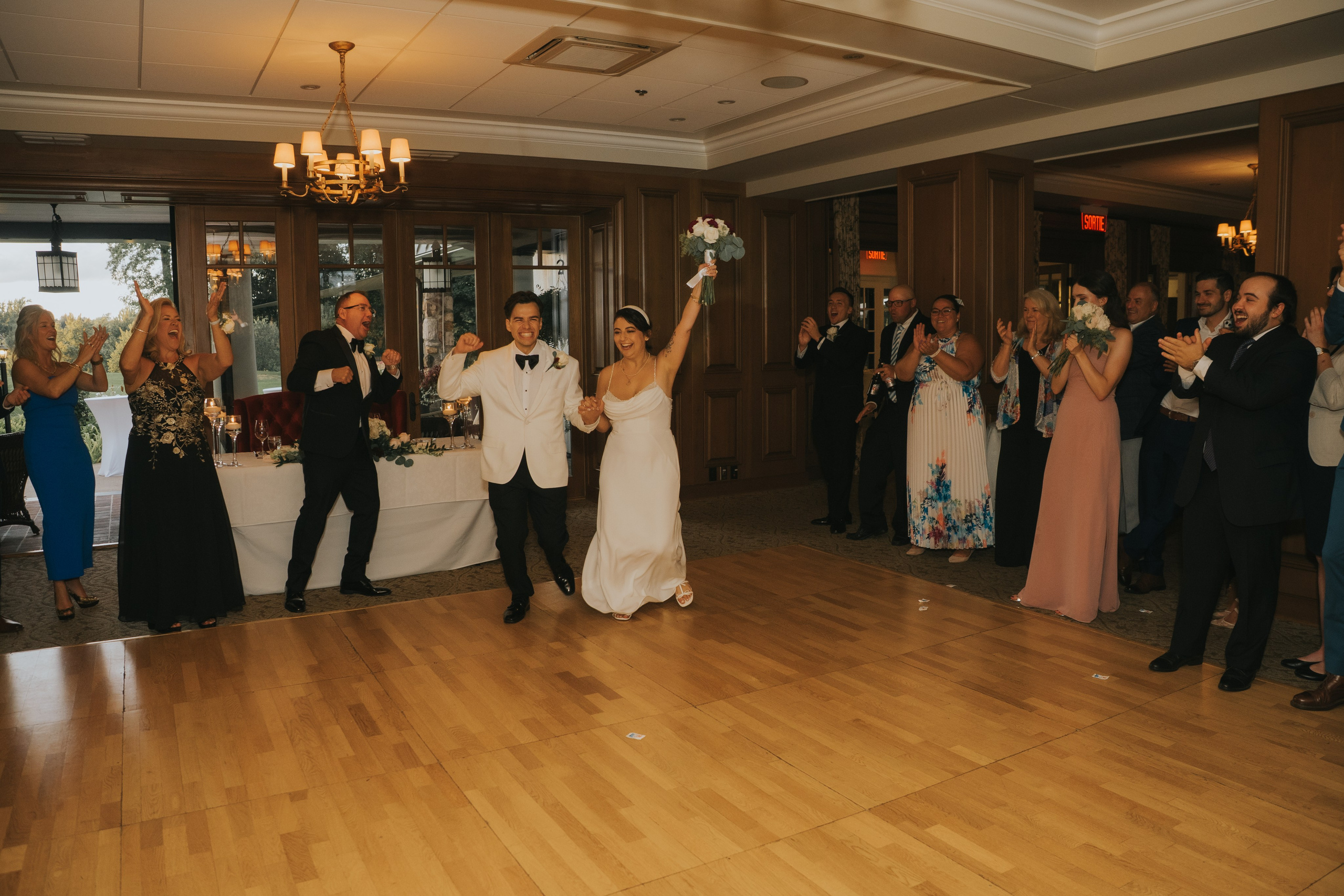 Wedding of Cassandra and Loïc in Beaconsfield, Montreal. Montreal Wedding Photographer — Muriel Oe Photo