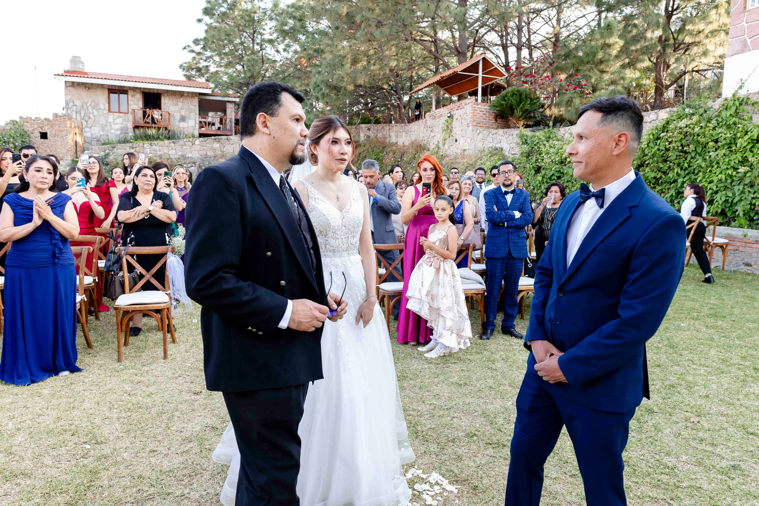 Civil. Wedding Photographer Ruth Preciado