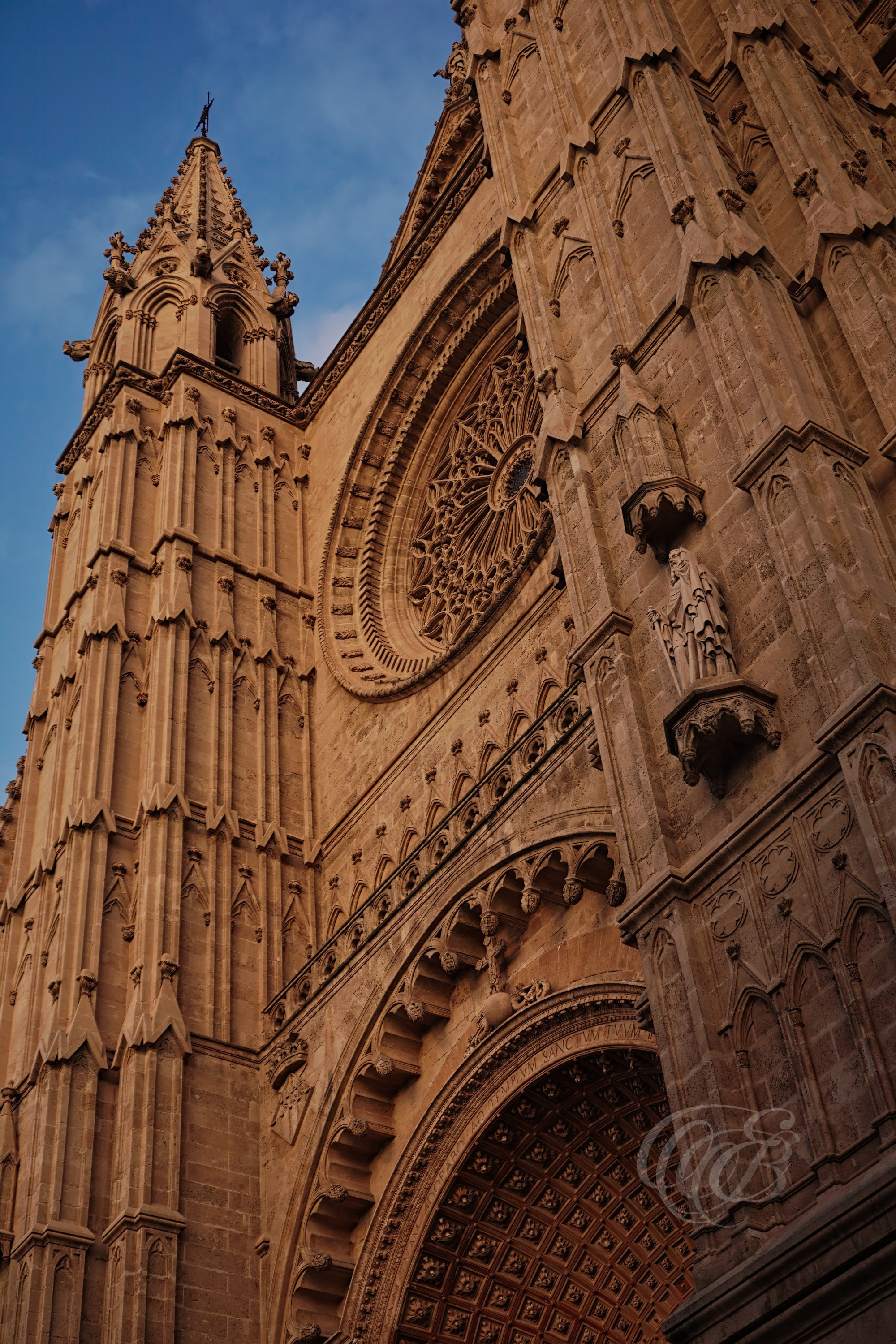 Mallorca, Spain—Basílica de Santa María at Sunset—Eduardo Bartoli Photography—Photograph of the Basílica de Santa María of Palma, Gothic cathedral whose construction began in 1229 following the reconquest of Mallorca by King James I of Aragon—Mallorca, Spain—Basílica de Santa María at Sunset—Eduardo Bartoli Photography.