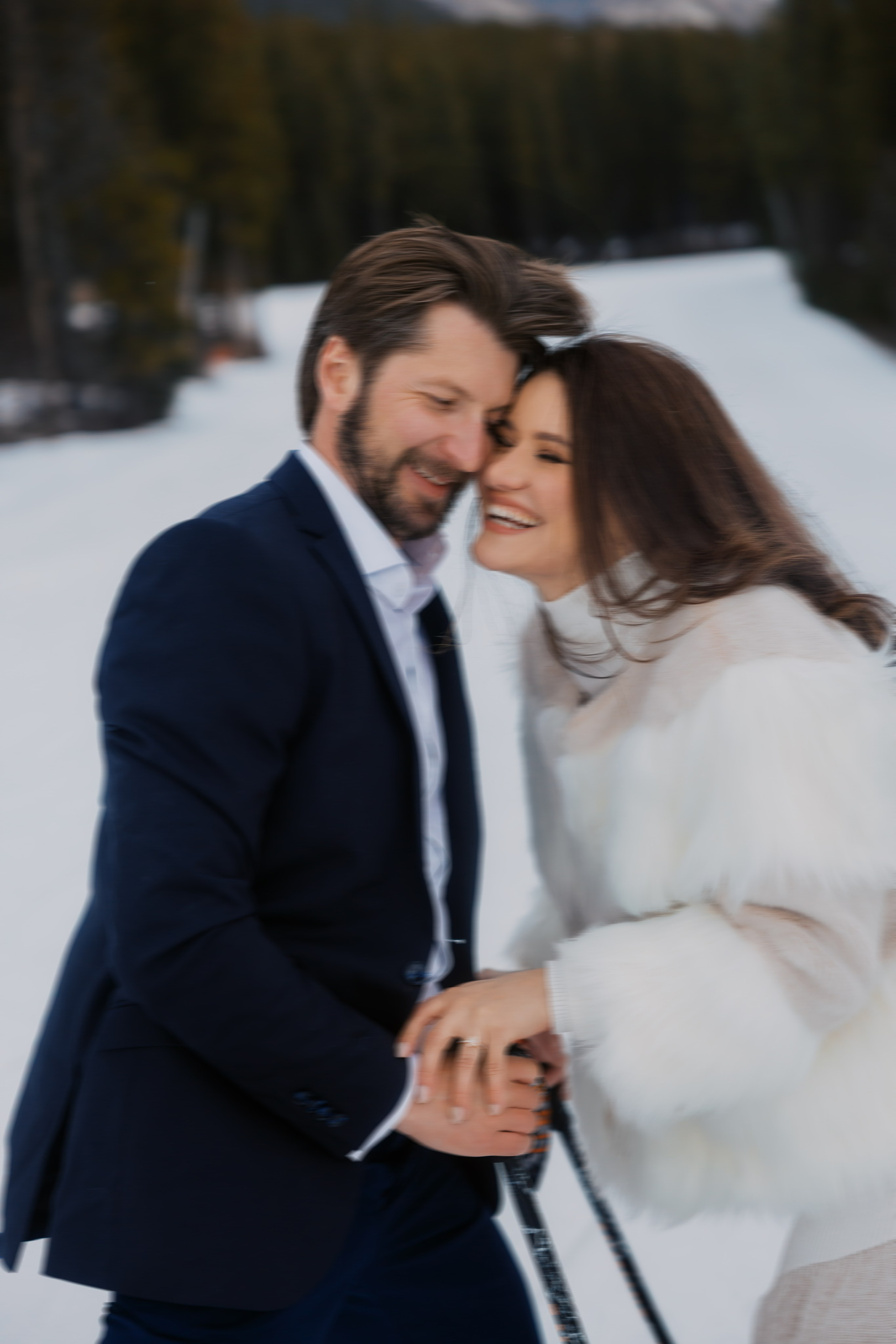 Ski engagement session. Photographer Elvira Hryshchenko