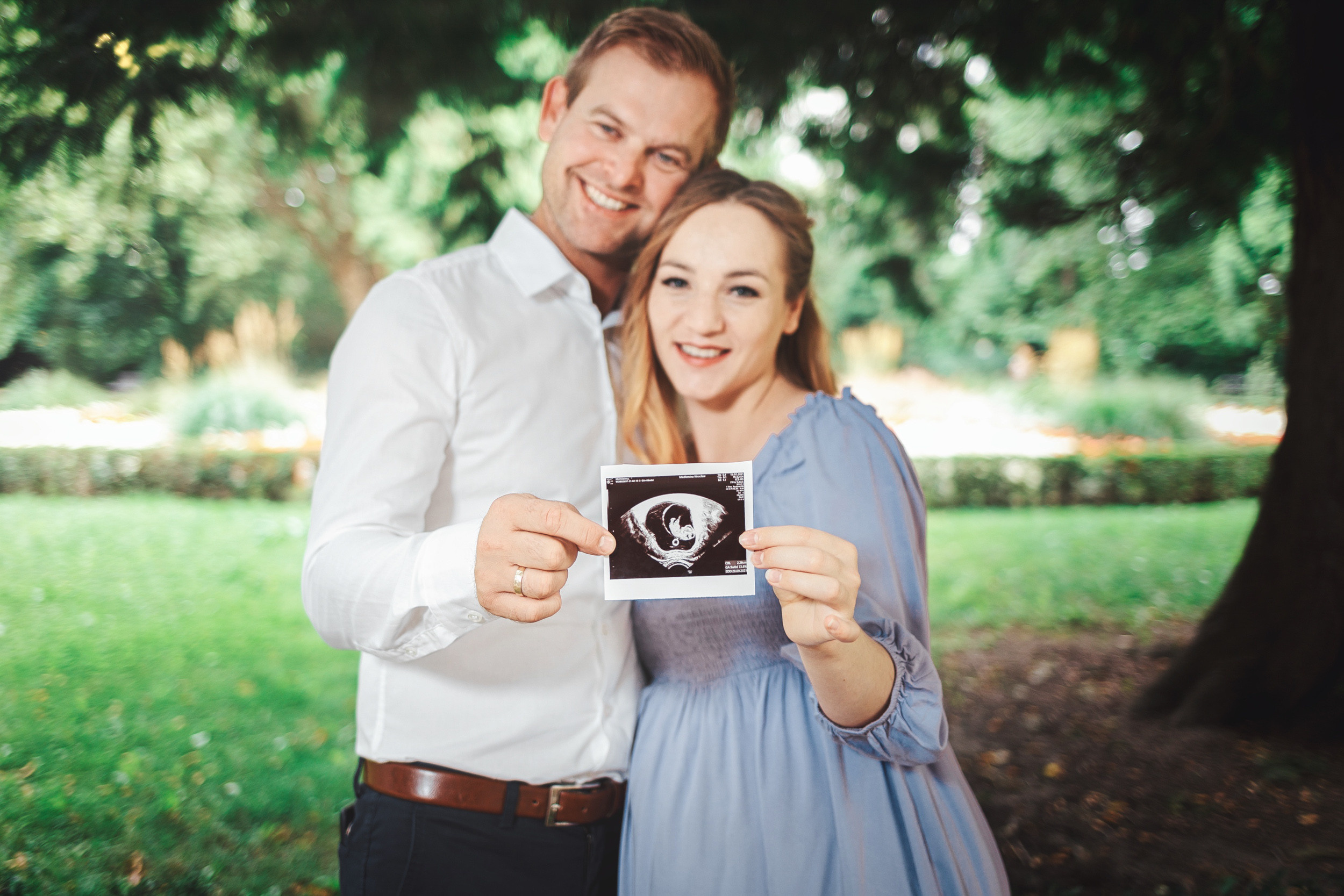 Outdoor Maternity Portrait Session Edmonton | Dimitri Studio