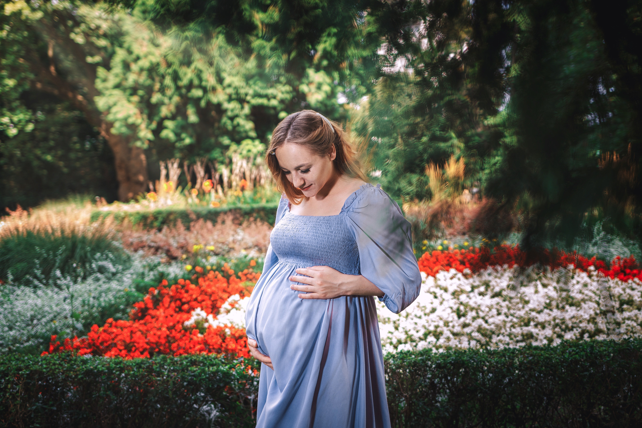 Outdoor Maternity Portrait Session Edmonton | Dimitri Studio