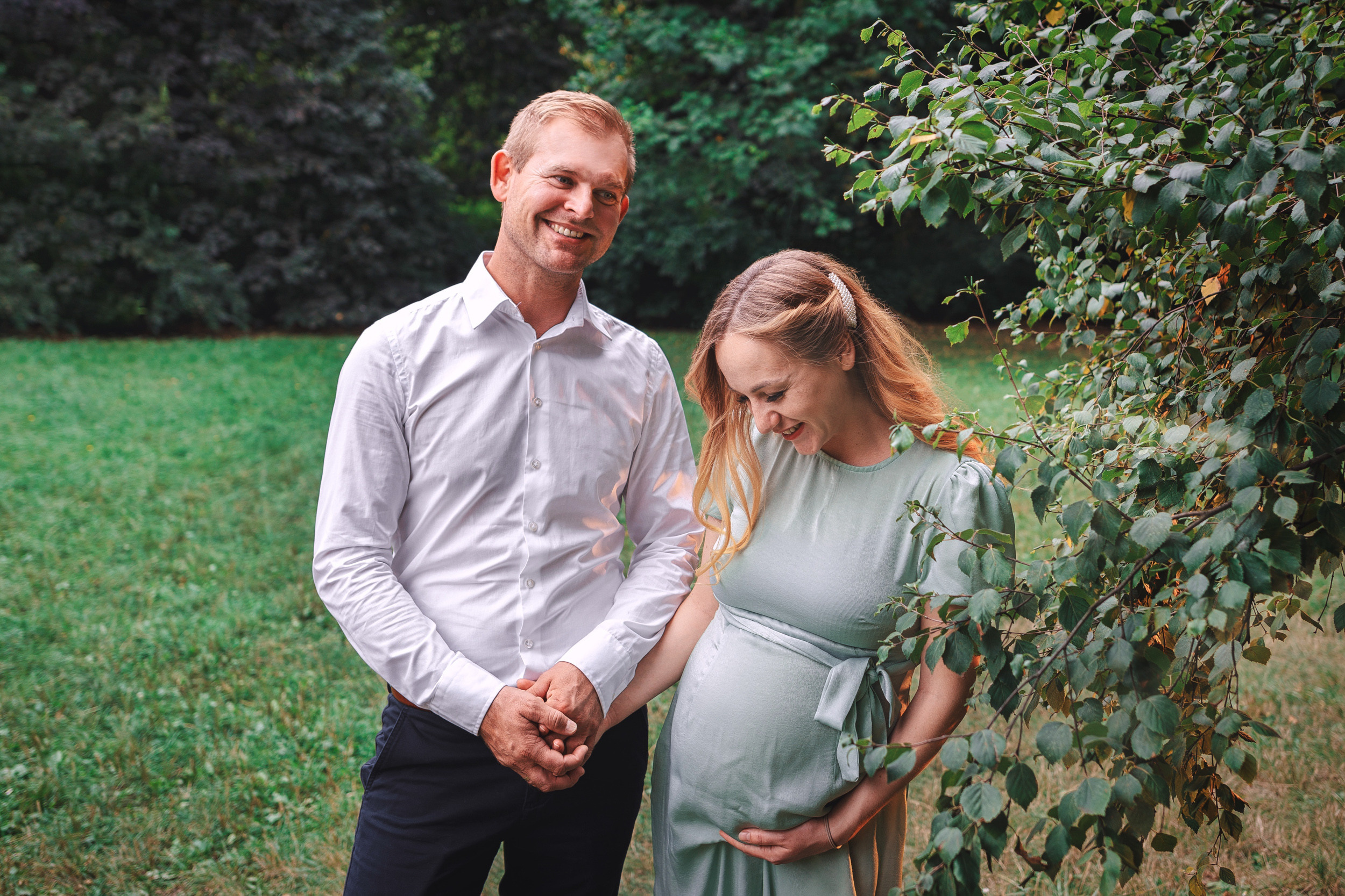 Outdoor Maternity Portrait Session Edmonton | Dimitri Studio