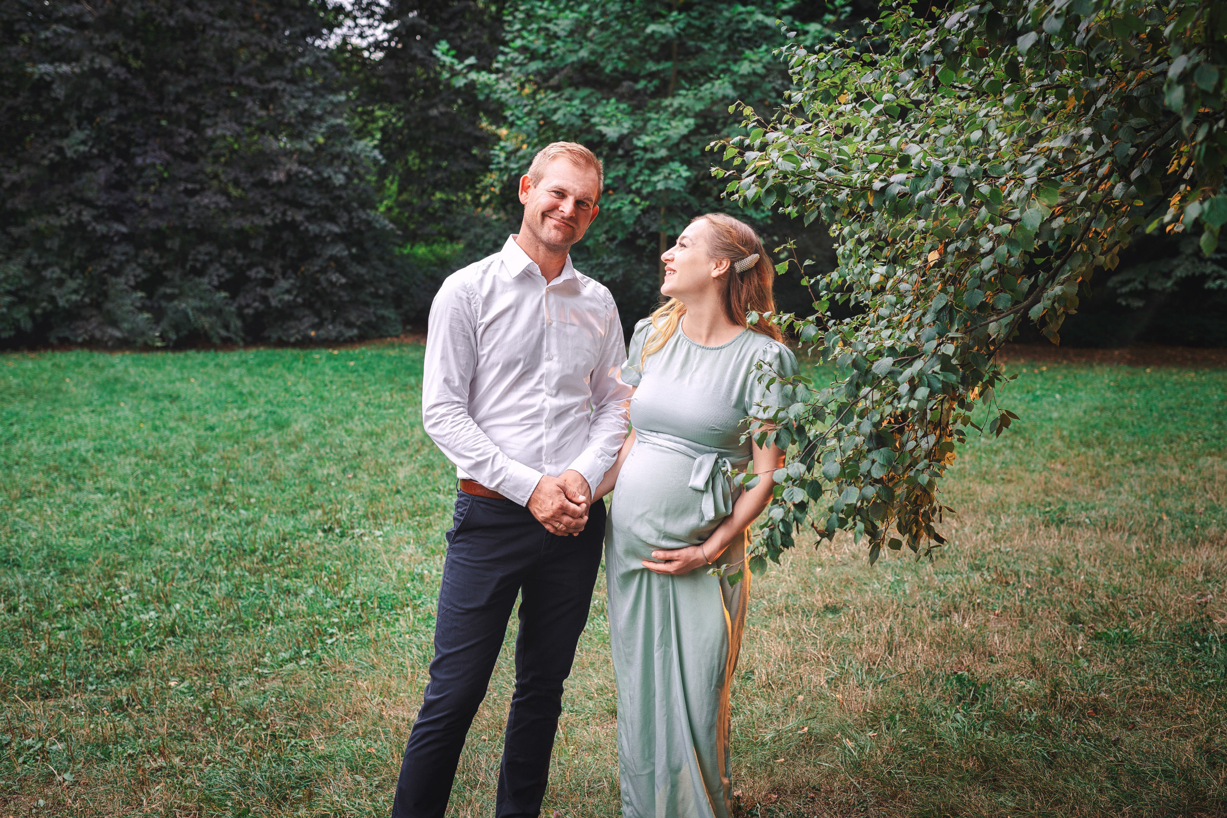 Outdoor Maternity Portrait Session Edmonton | Dimitri Studio