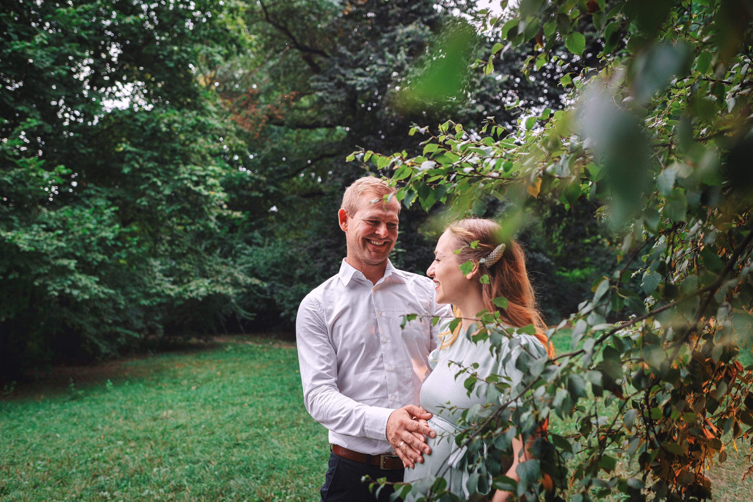 Outdoor Maternity Portrait Session Edmonton | Dimitri Studio