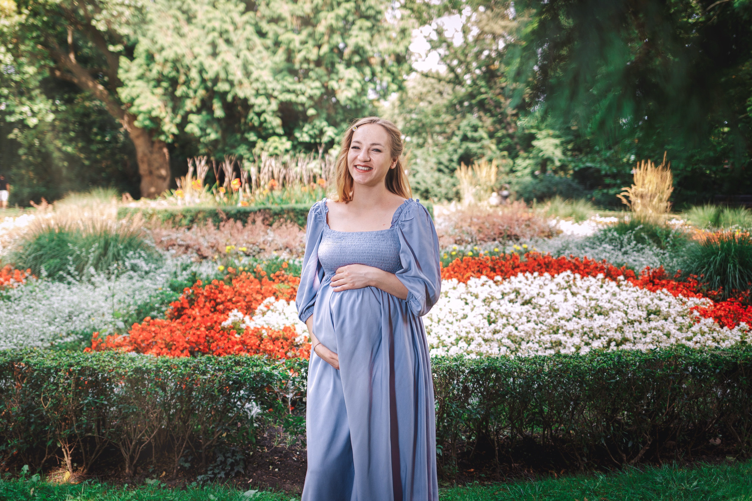 Outdoor Maternity Portrait Session Edmonton | Dimitri Studio