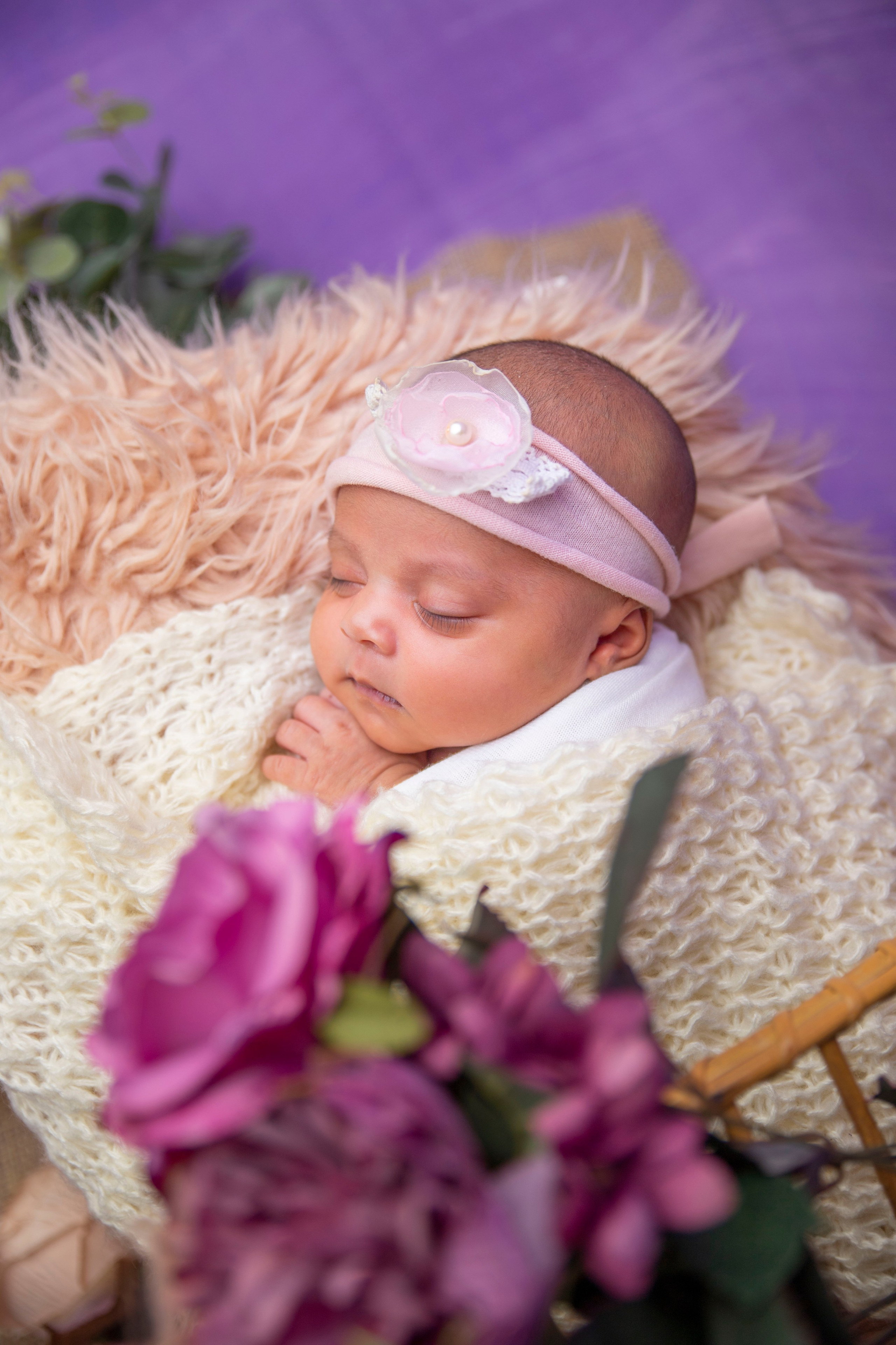 Newborns. Lifestyle and Family Photographer Faryal Saeed