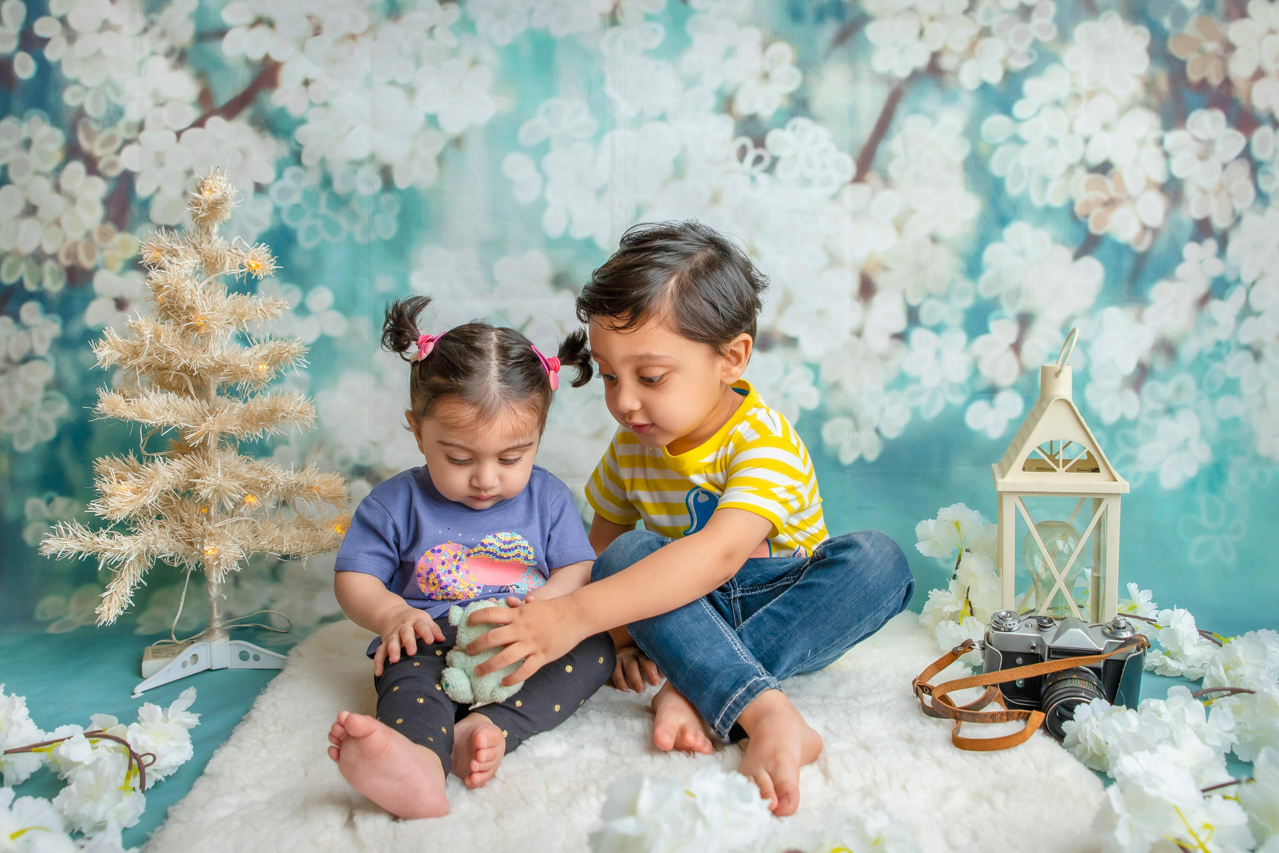 Siblings. Lifestyle and Family Photographer Faryal Saeed