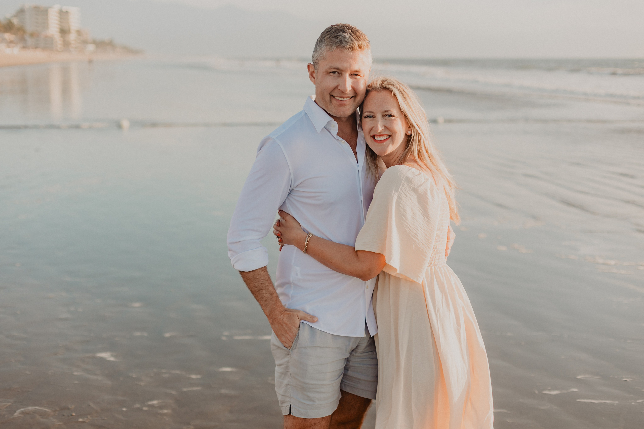 Laughter, Sand, and Sea: A Family Session in Nuevo Vallarta. Fotógrafo de Bodas en Puerto Vallarta y Riviera Nayarit | VL photo & film