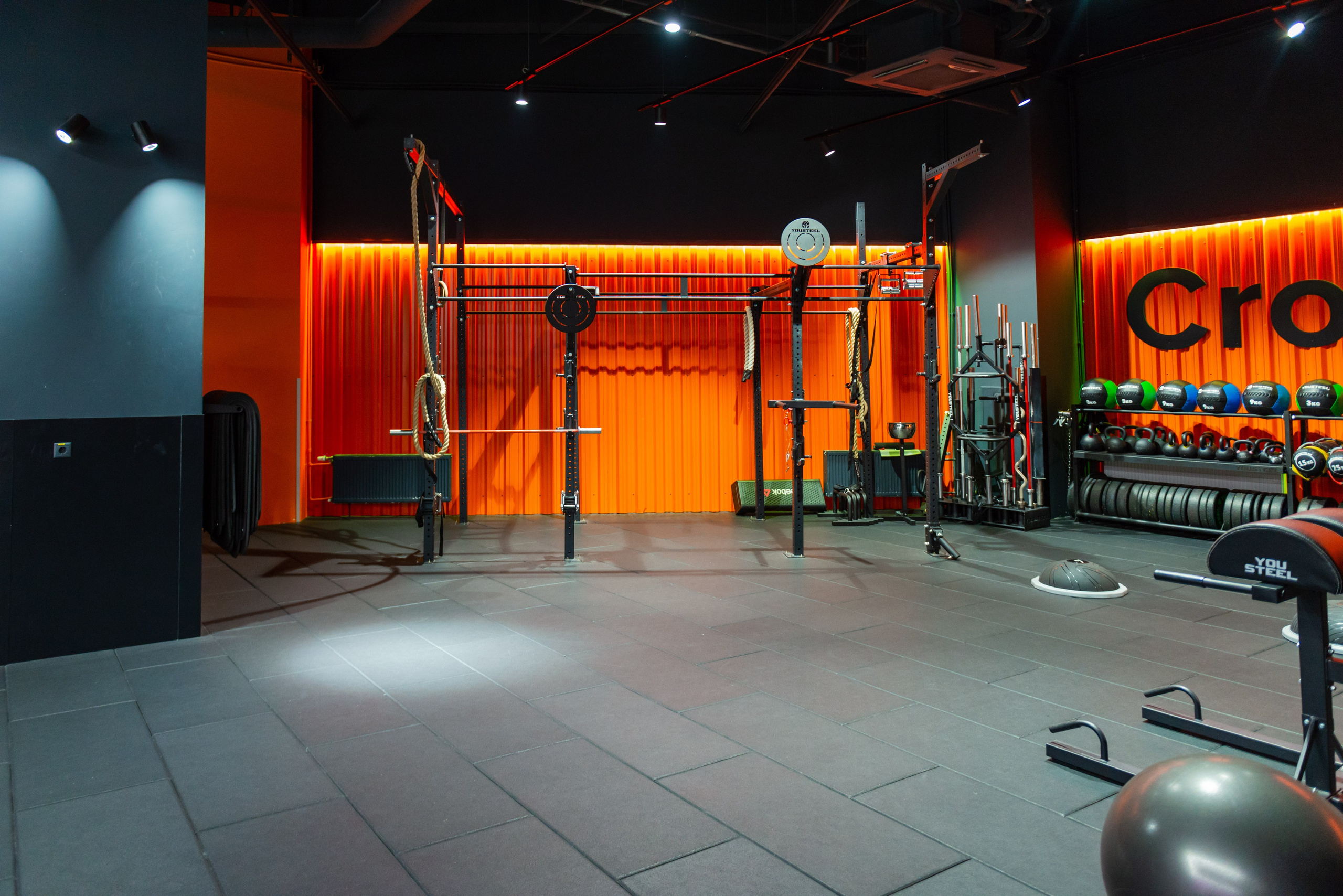 Фитнес-клуб DDX Fitness в ТЦ Июнь Мытищи. PHOTOGRAPHER QUINTANA ROO