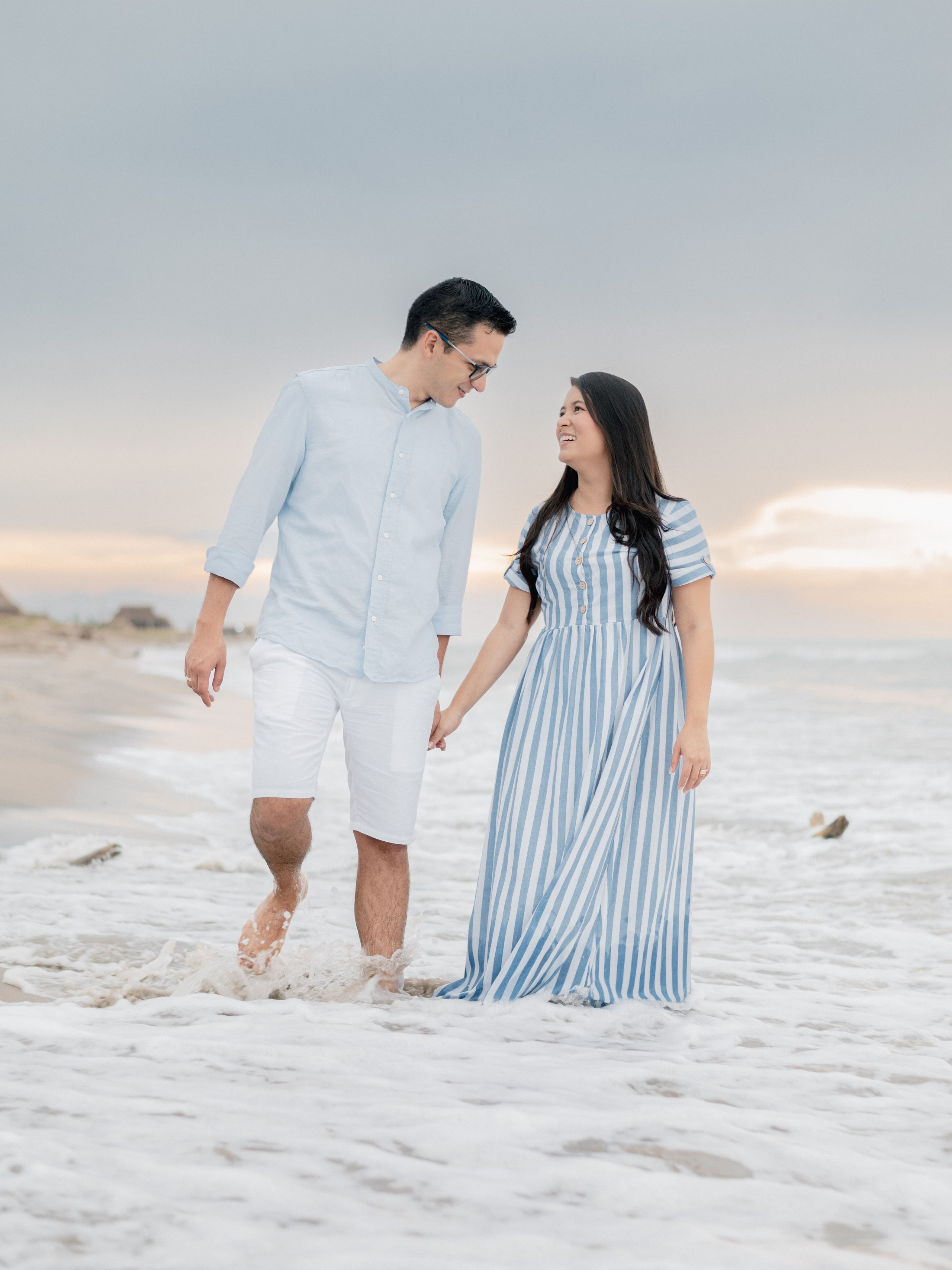 Familia en la playa. Fotógrafos de bodas en Barranquilla, Cartagena y Santa Marta | BanderArt